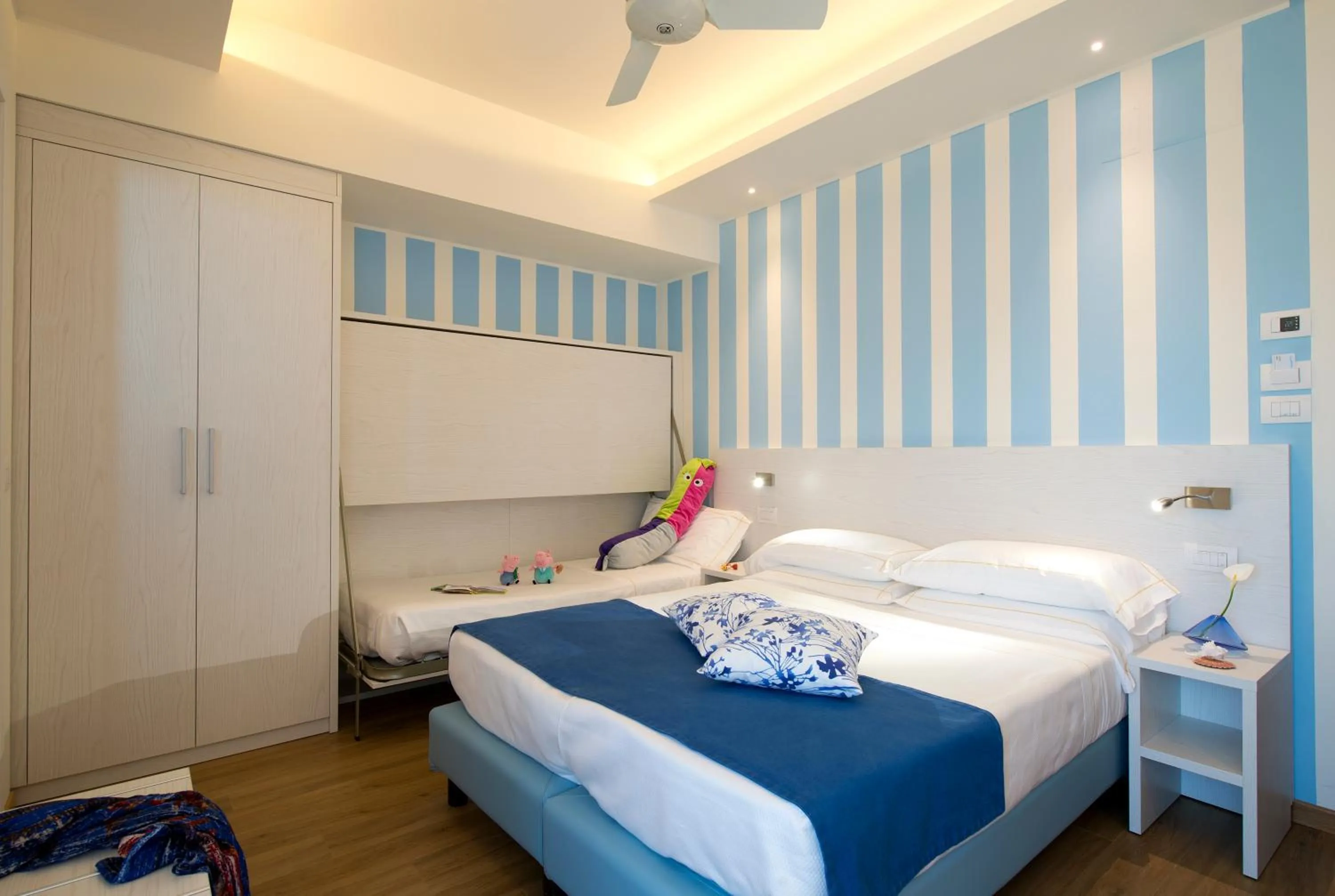 UNA HOTELS Imperial Beach Hotel