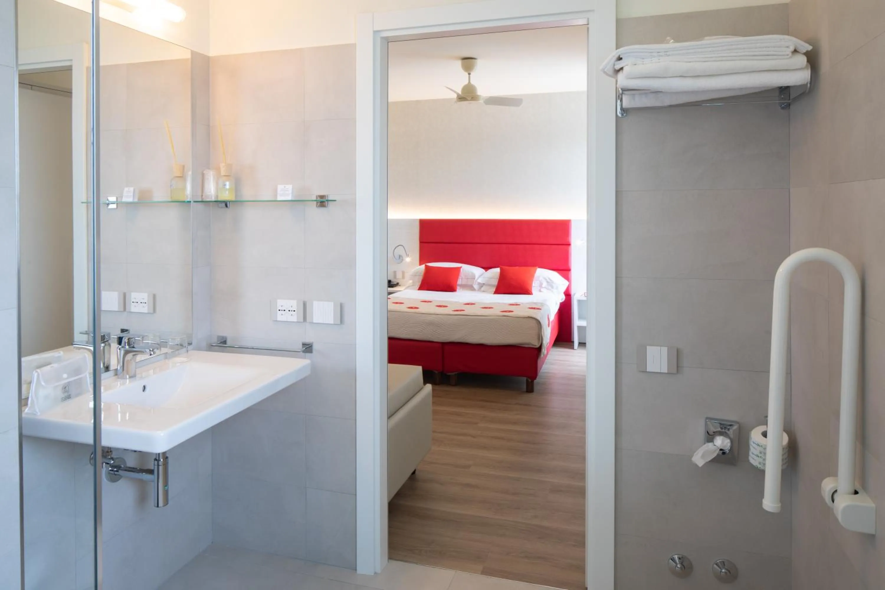 UNA HOTELS Imperial Beach Hotel