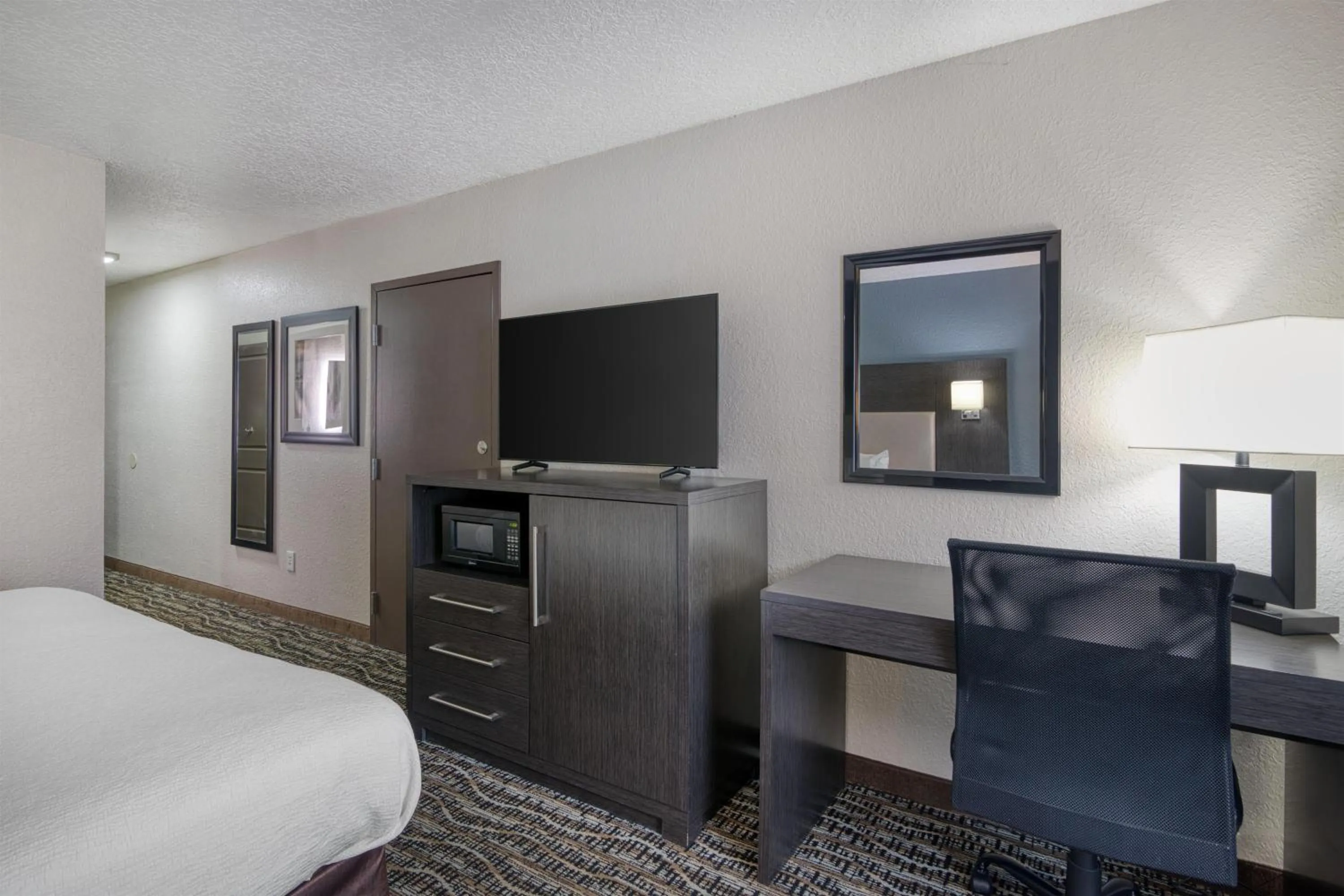 Bedroom, Bed in Best Western Waldo Inn & Suites