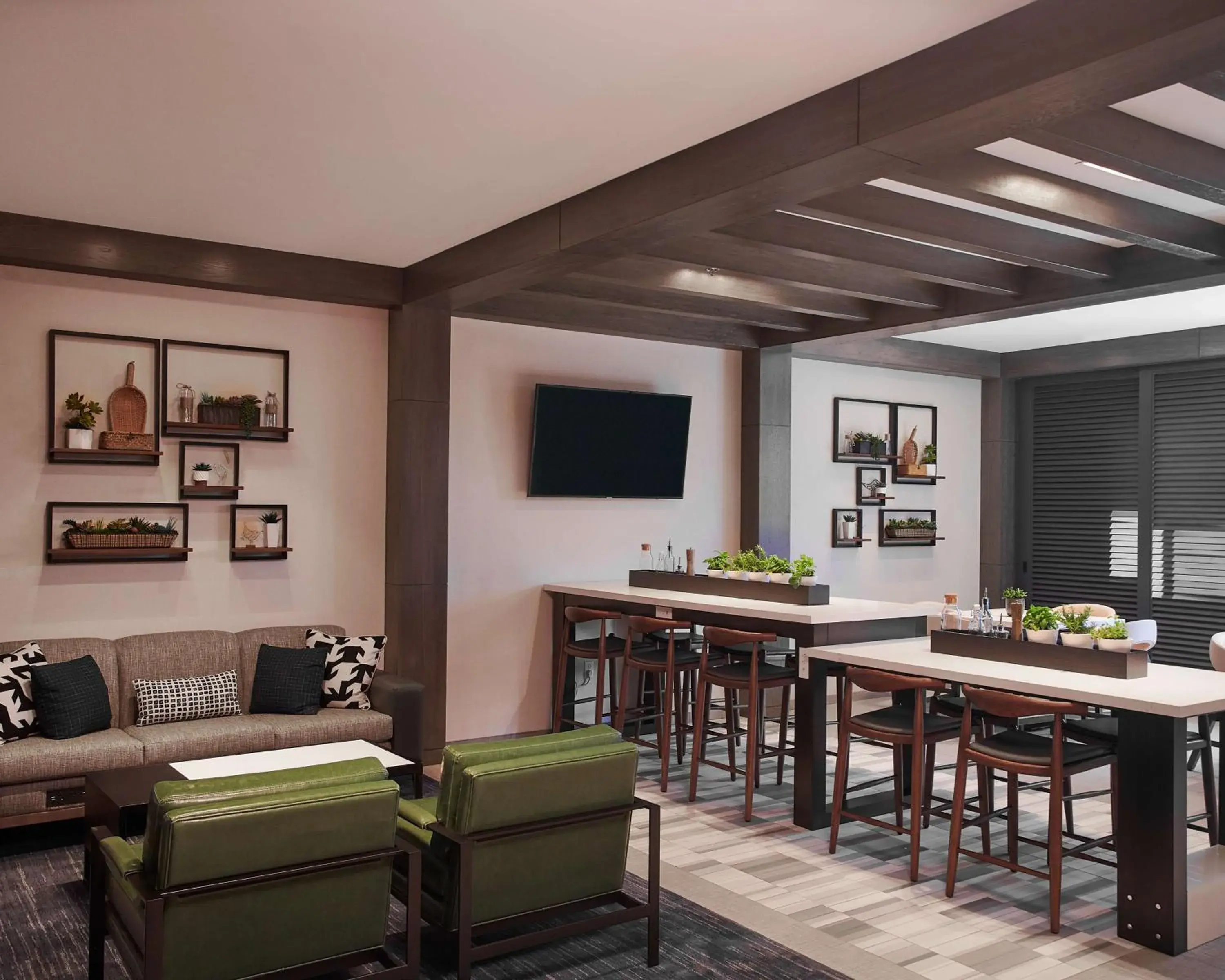 Breakfast in Hampton Inn & Suites Sherman Oaks Breakfast in Hampton Inn & Suites Sherman Oaks