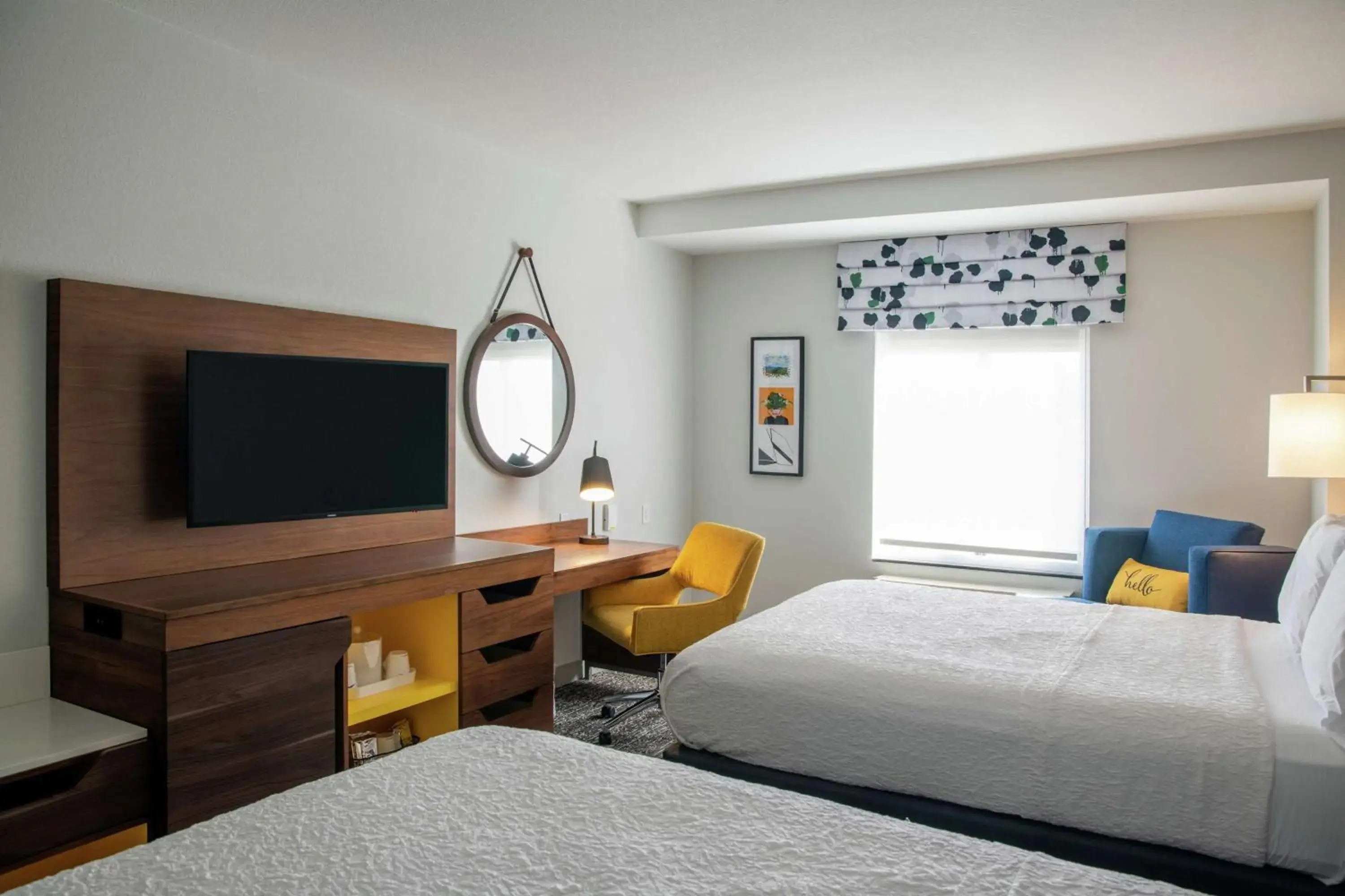 Bedroom, Bed in Hampton Inn & Suites Sherman Oaks Bedroom, Bed in Hampton Inn & Suites Sherman Oaks