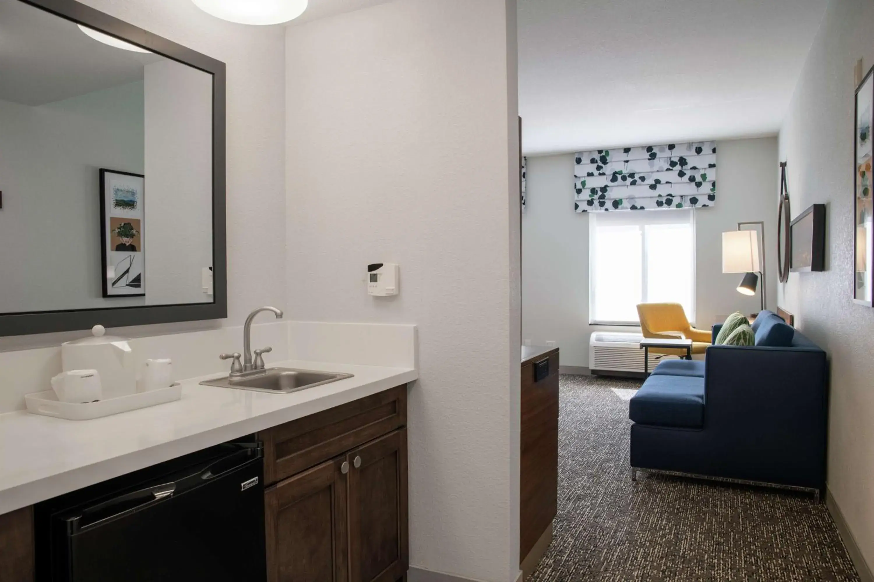 Living room in Hampton Inn & Suites Sherman Oaks Living room in Hampton Inn & Suites Sherman Oaks