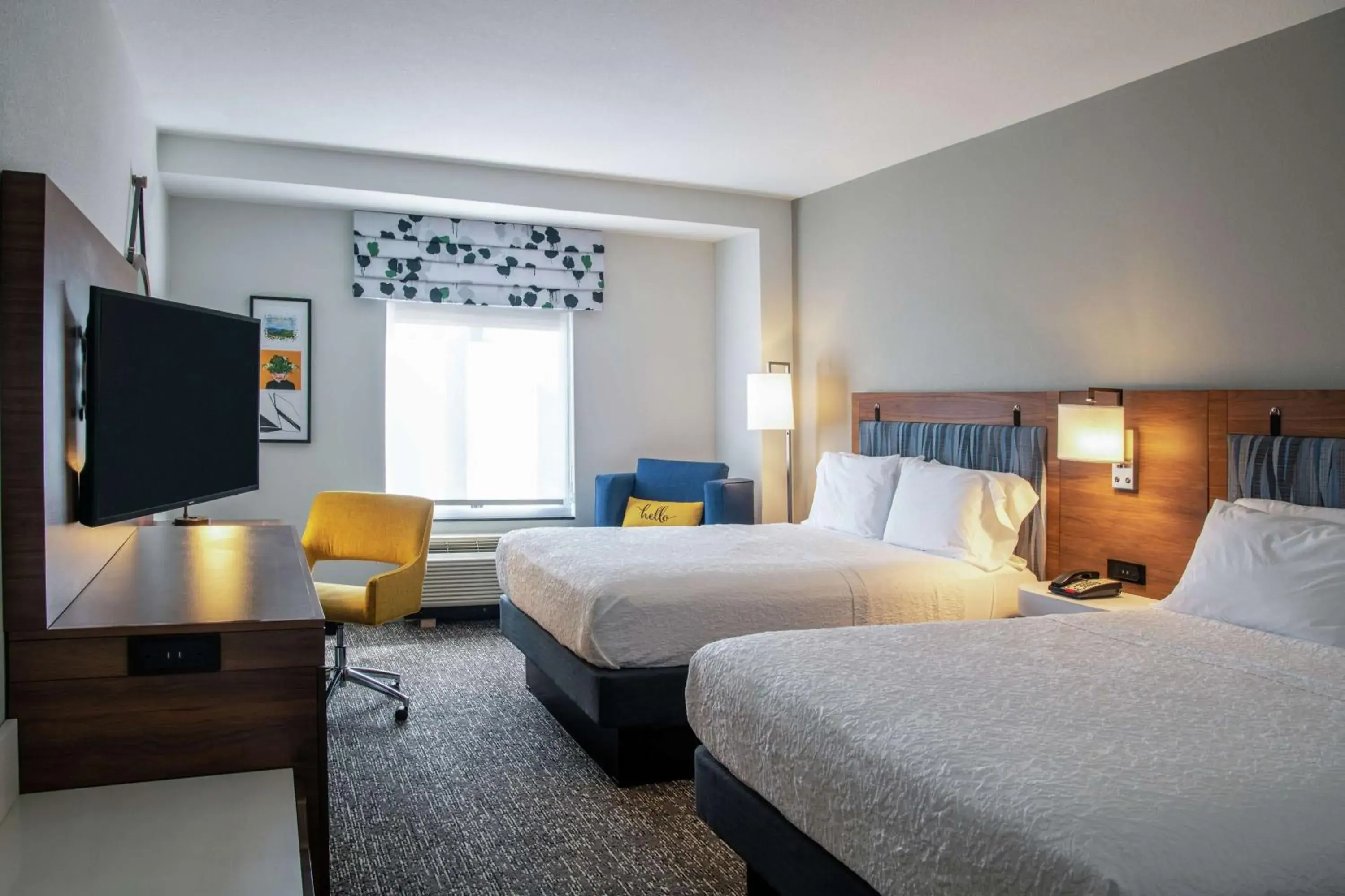 Bedroom, Bed in Hampton Inn & Suites Sherman Oaks Bedroom, Bed in Hampton Inn & Suites Sherman Oaks