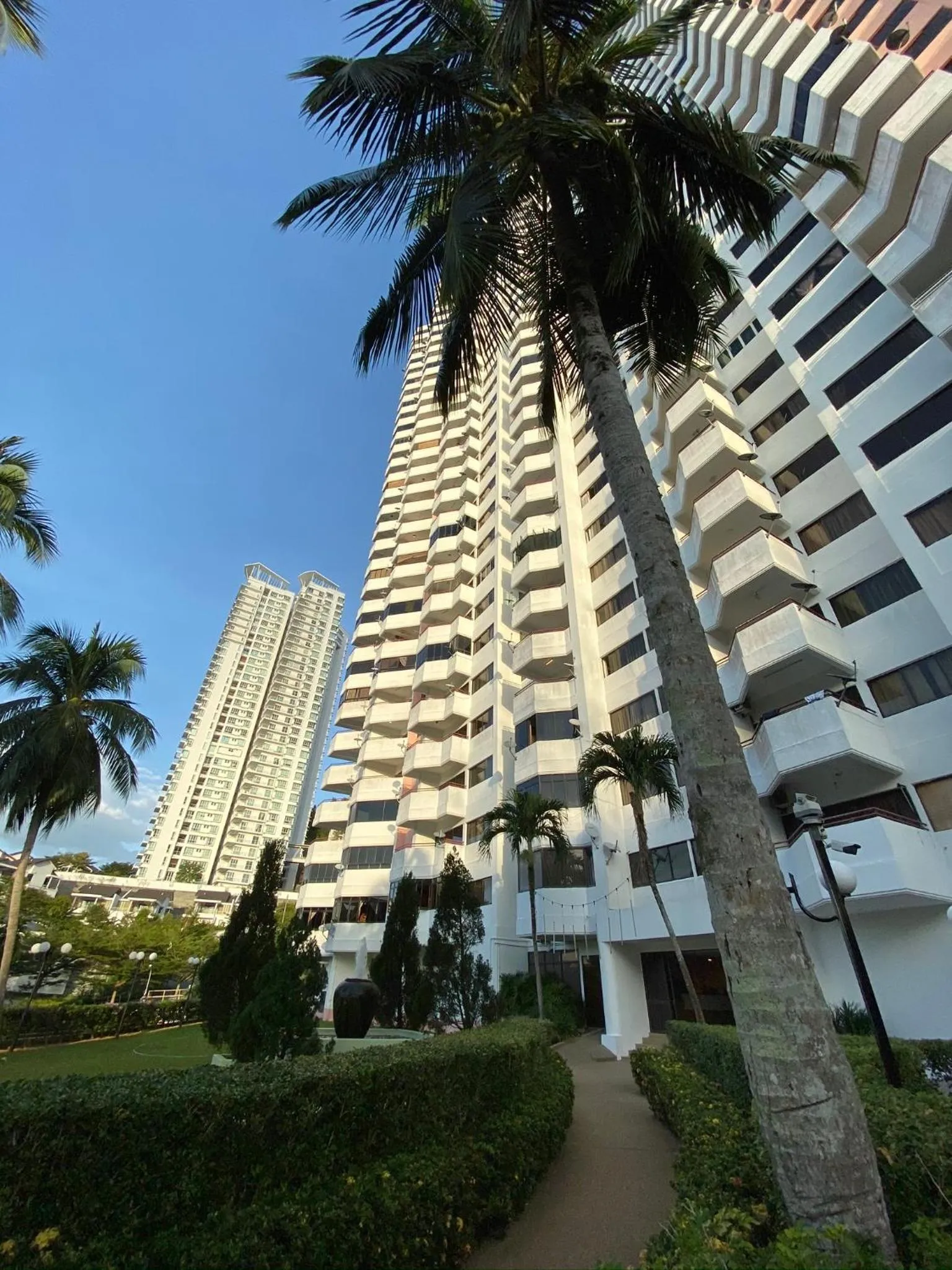 The View Feringghi Executive Apartment
