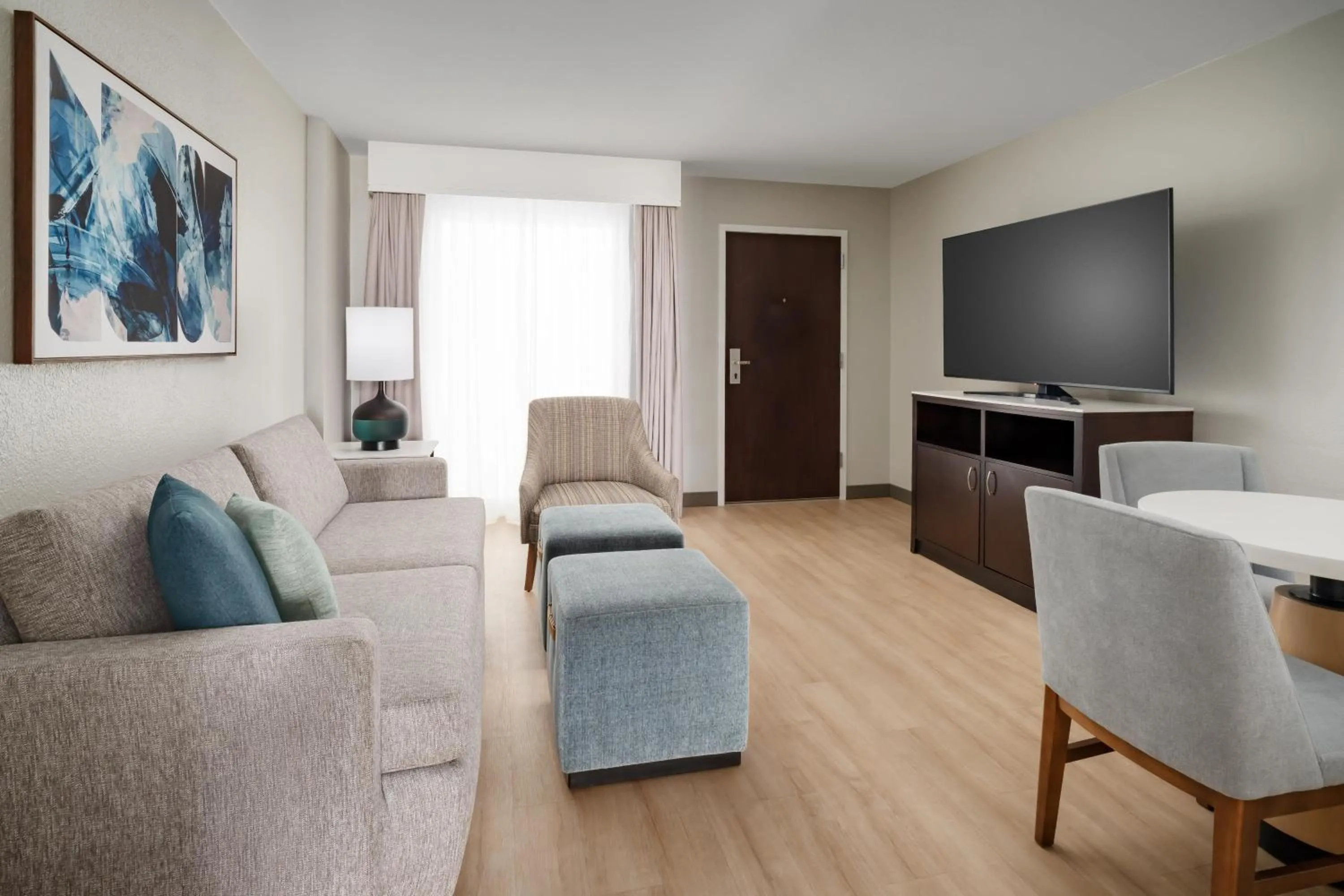 Living room in Embassy Suites by Hilton Orlando Lake Buena Vista Resort