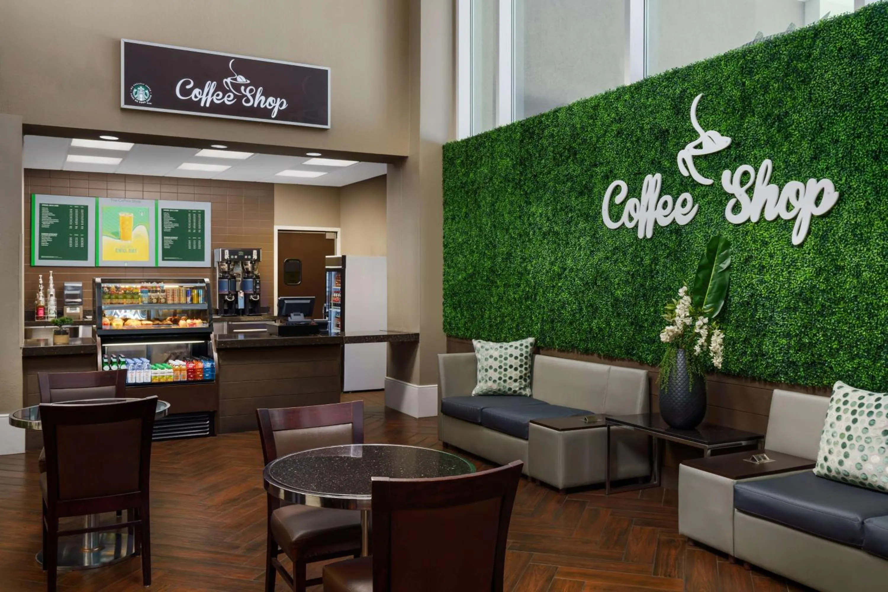 Restaurant/places to eat in Embassy Suites by Hilton Orlando Lake Buena Vista Resort