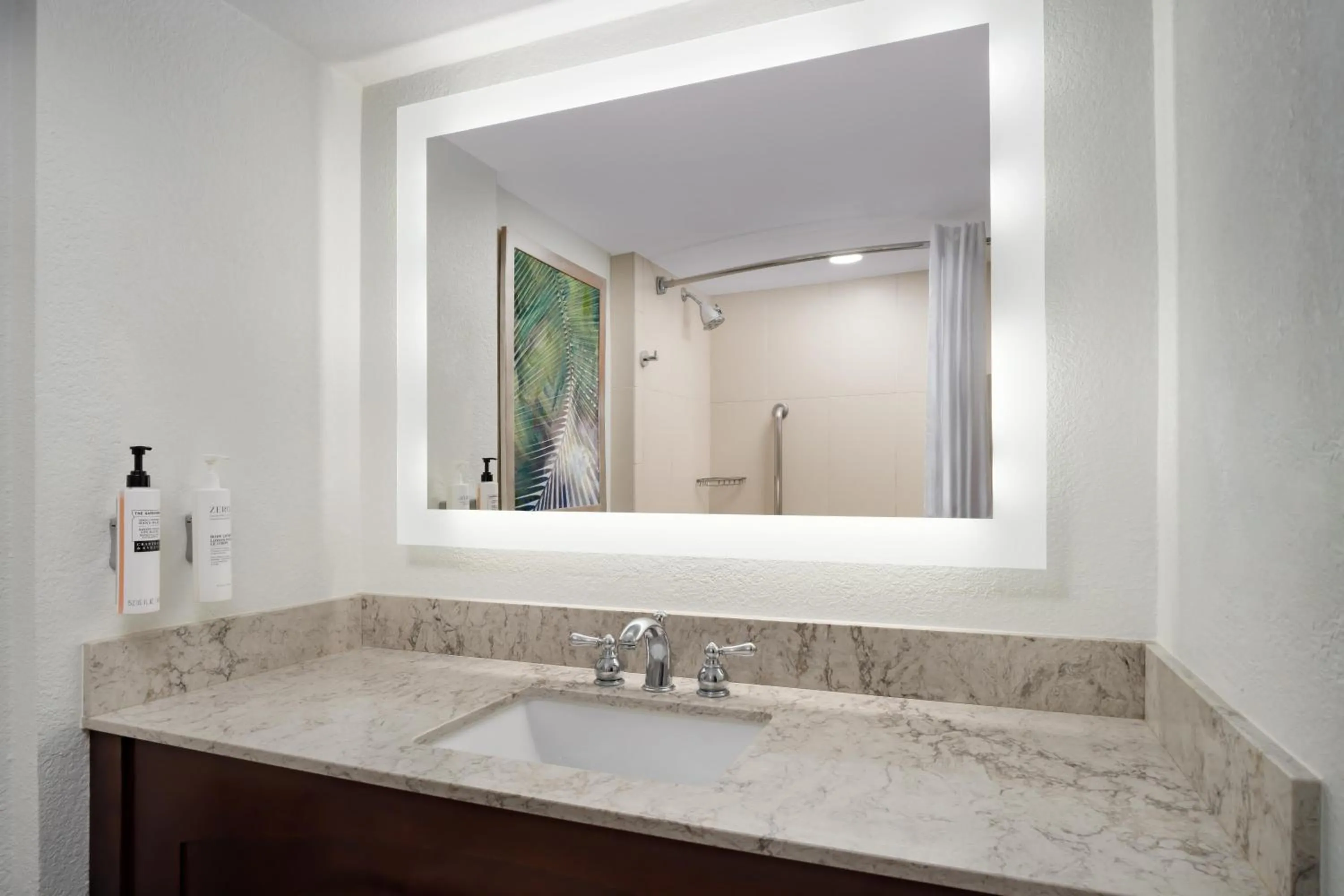 Bathroom in Embassy Suites by Hilton Orlando Lake Buena Vista Resort