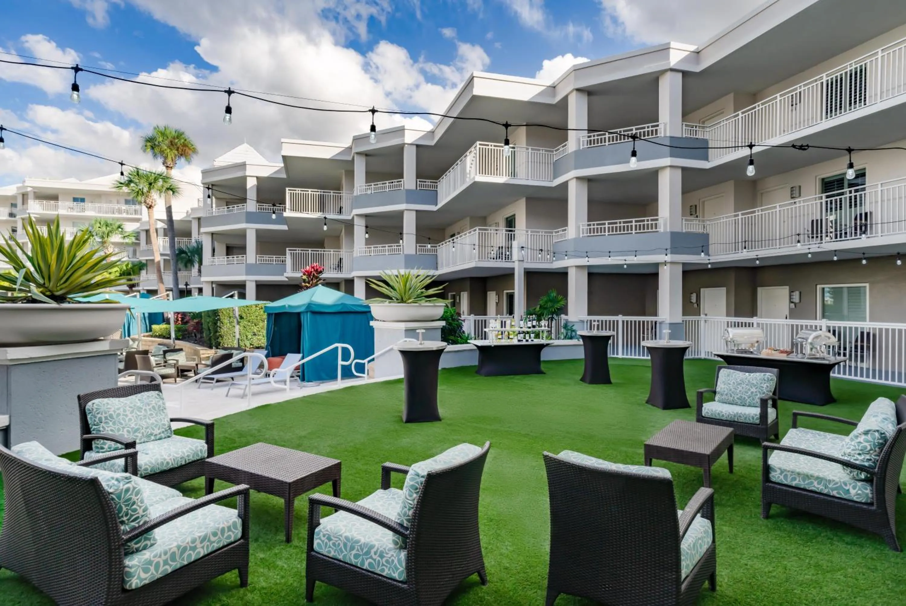 Patio in Embassy Suites by Hilton Orlando Lake Buena Vista Resort