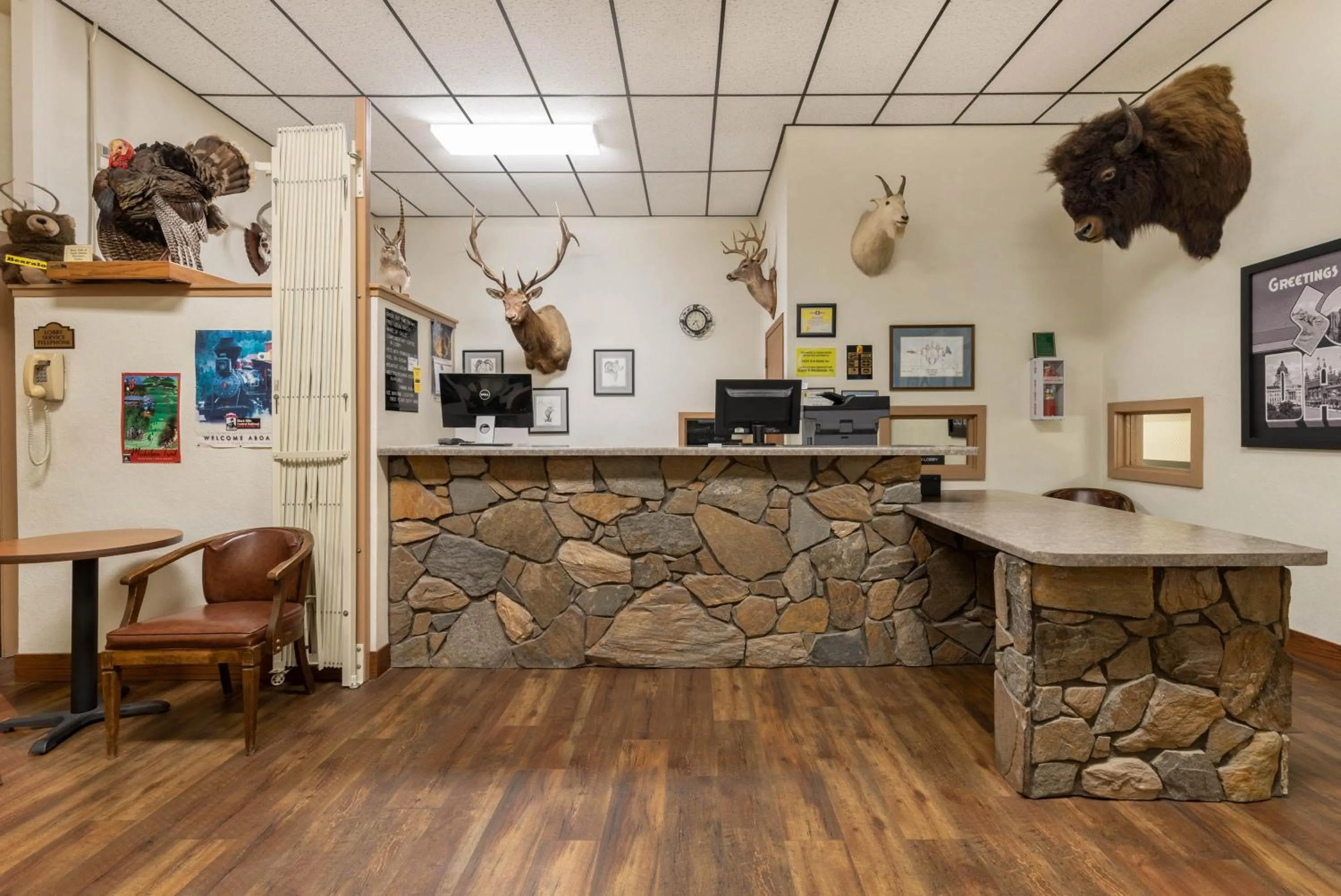 Lobby or reception in Super 8 by Wyndham Hill City/Mt Rushmore/ Area