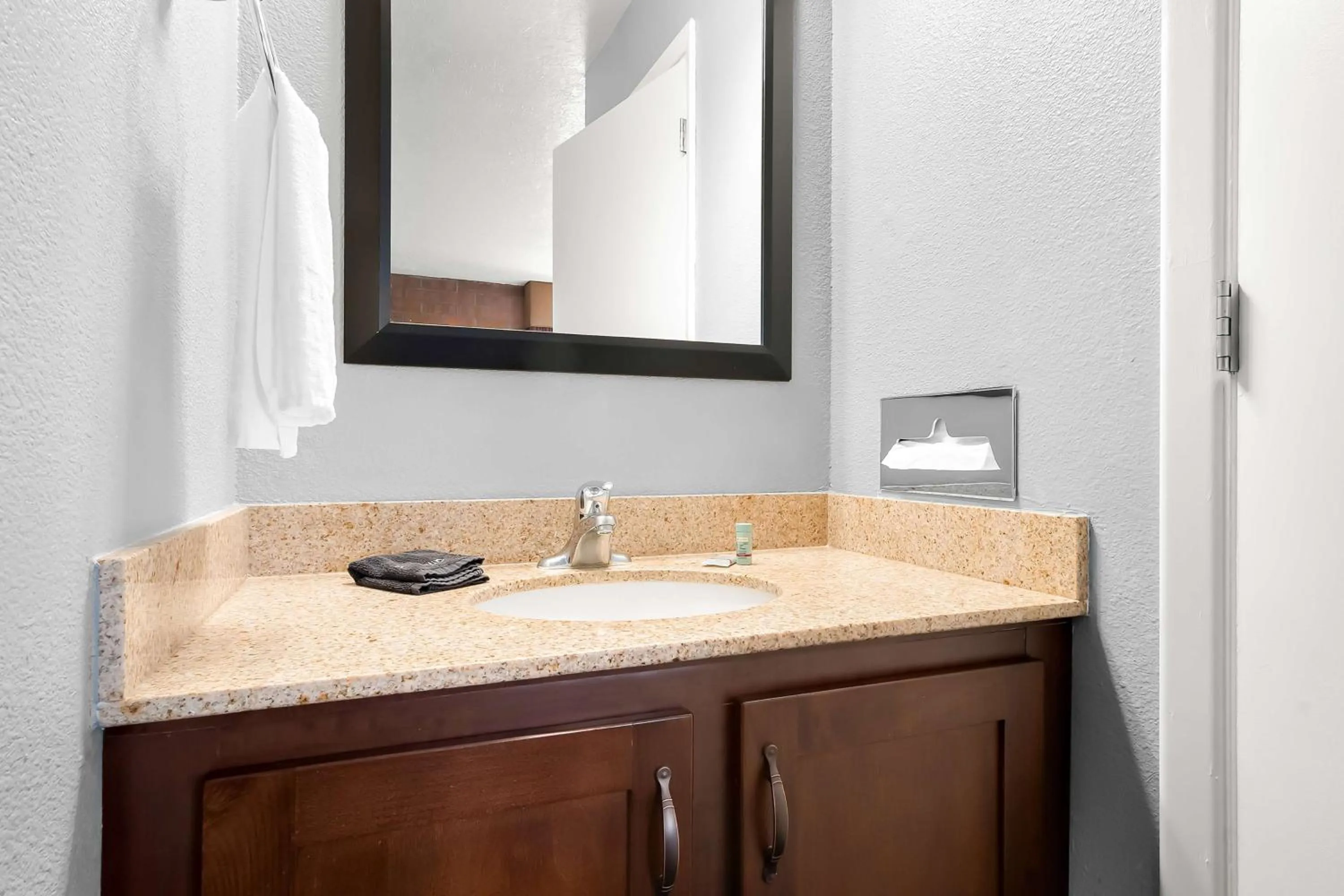 Bathroom in Best Western Pocatello Inn