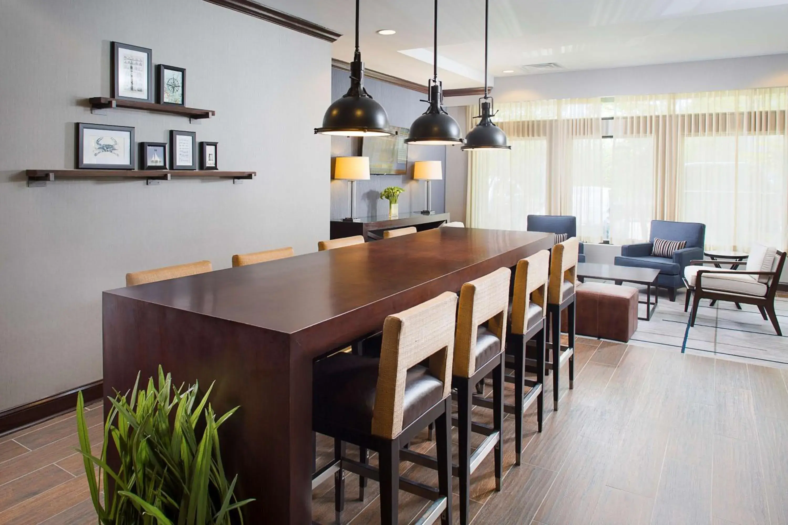 Lobby or reception in DoubleTree by Hilton Baltimore - BWI Airport Lobby or reception in DoubleTree by Hilton Baltimore - BWI Airport