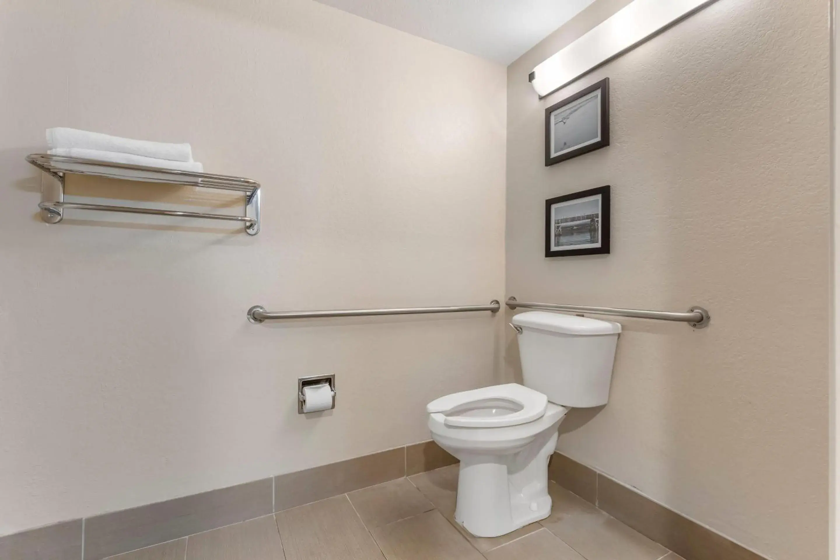 Bedroom in Comfort Inn Arcata Bedroom in Comfort Inn Arcata