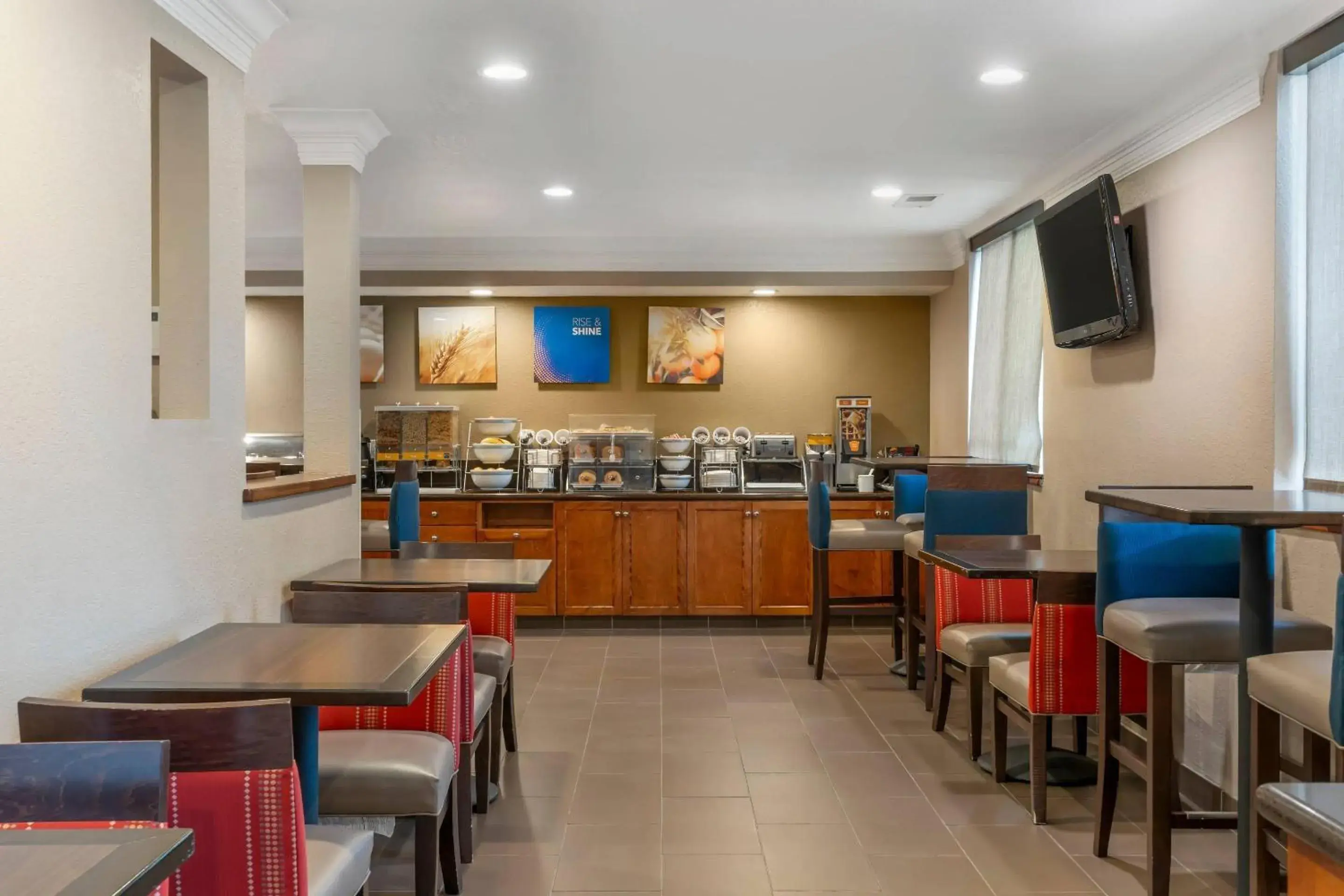 Breakfast in Comfort Inn Arcata Breakfast in Comfort Inn Arcata