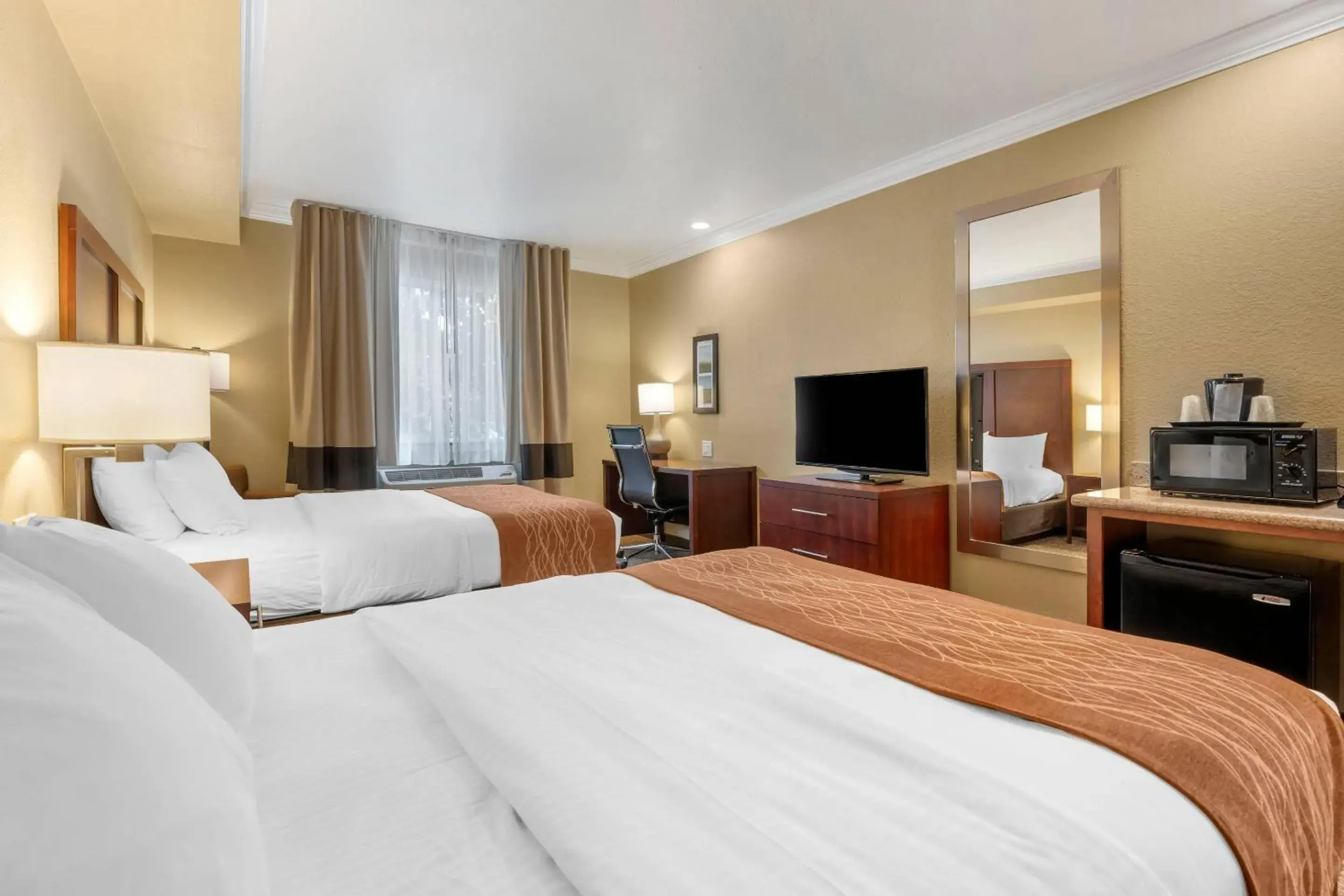 Bedroom, Bed in Comfort Inn Arcata Bedroom, Bed in Comfort Inn Arcata