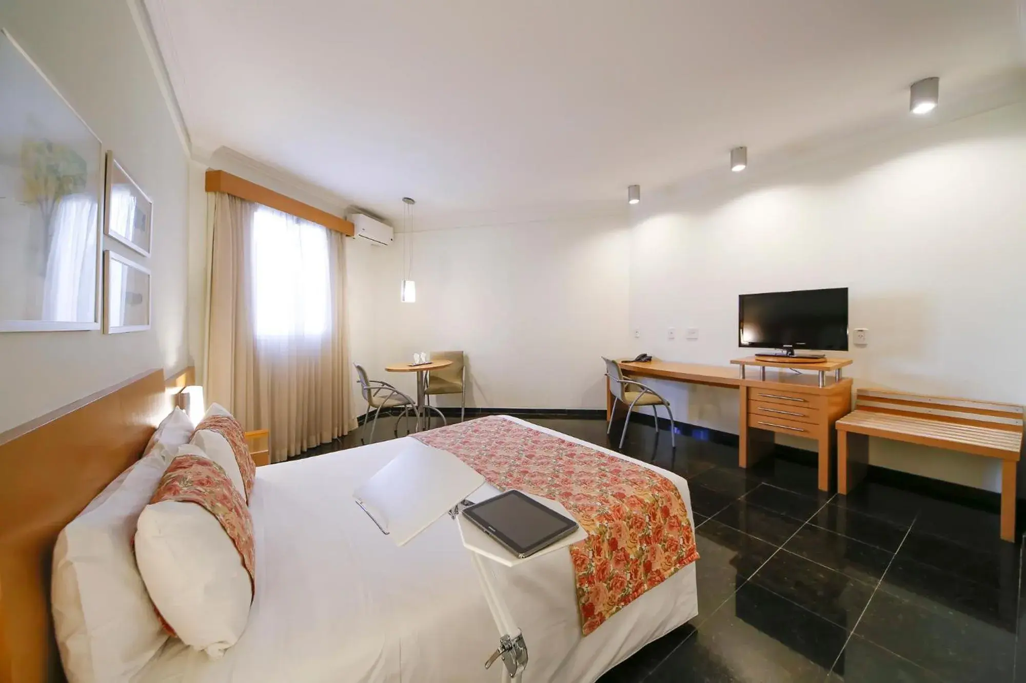 Photo of the whole room, Bed in Grand Hotel Royal Sorocaba by Atlantica Photo of the whole room, Bed in Grand Hotel Royal Sorocaba by Atlantica