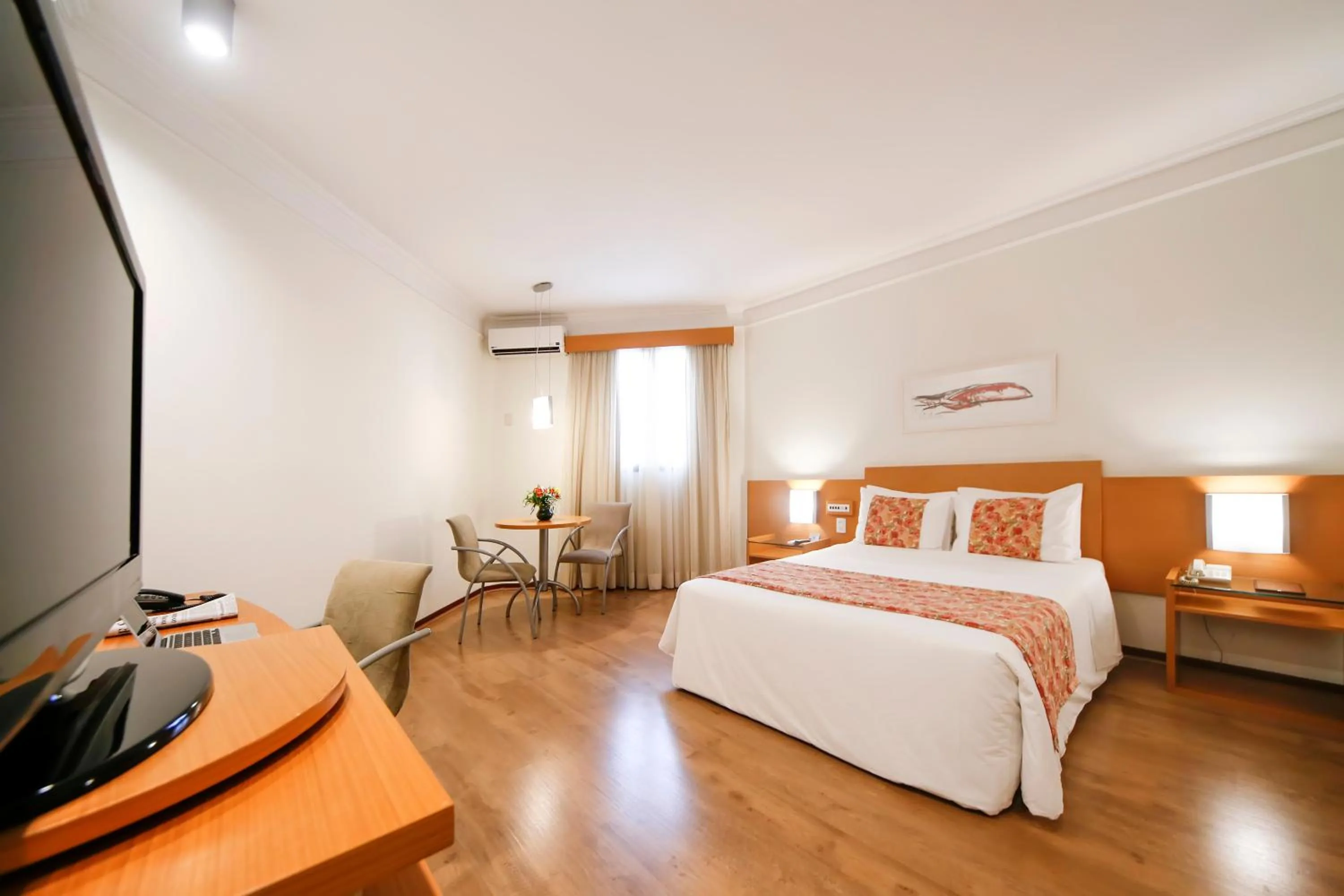 Photo of the whole room, Bed in Grand Hotel Royal Sorocaba by Atlantica