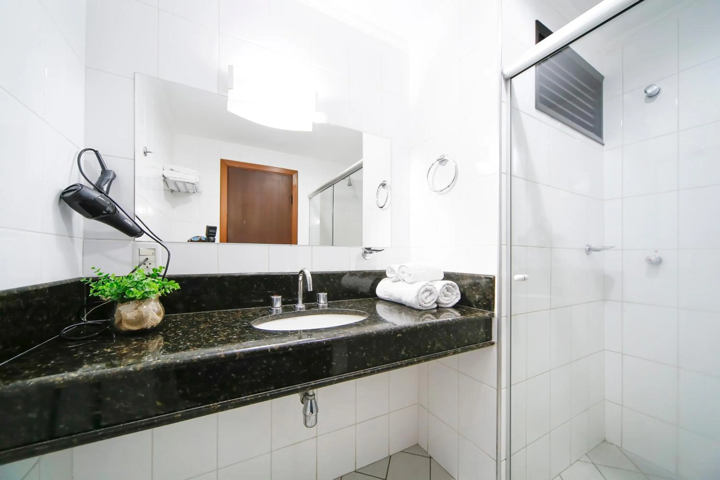 Toilet in Grand Hotel Royal Sorocaba by Atlantica