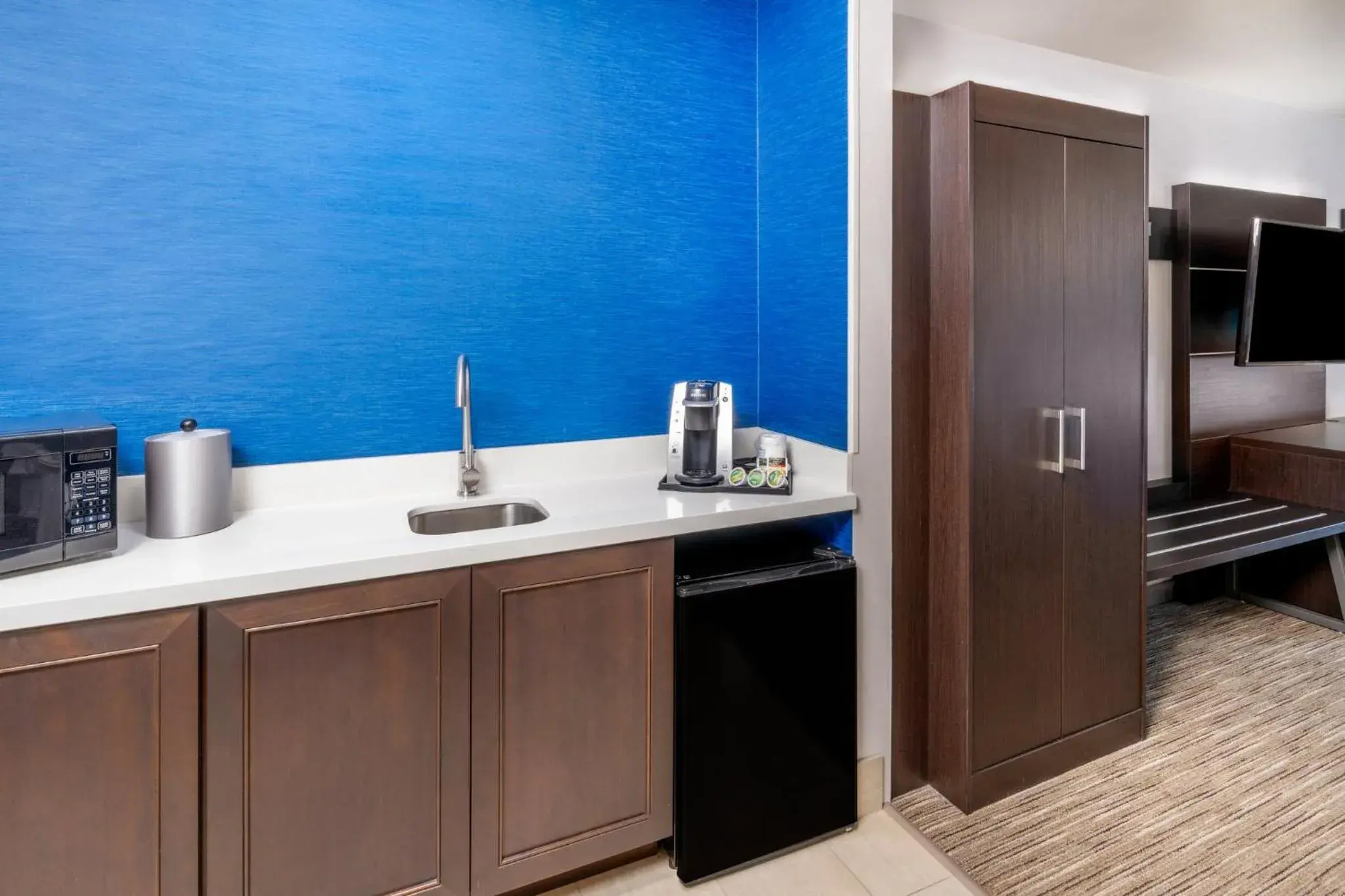 Photo of the whole room in Holiday Inn Express & Suites - Colorado Springs AFA Northgate by IHG Photo of the whole room in Holiday Inn Express & Suites - Colorado Springs AFA Northgate by IHG