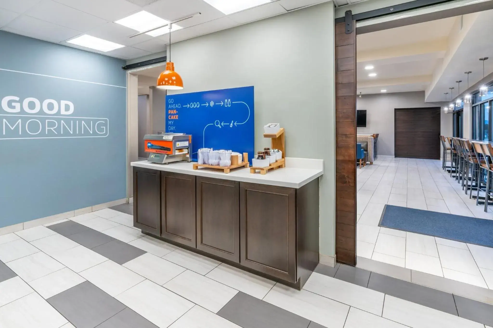 Breakfast in Holiday Inn Express & Suites - Colorado Springs AFA Northgate by IHG Breakfast in Holiday Inn Express & Suites - Colorado Springs AFA Northgate by IHG