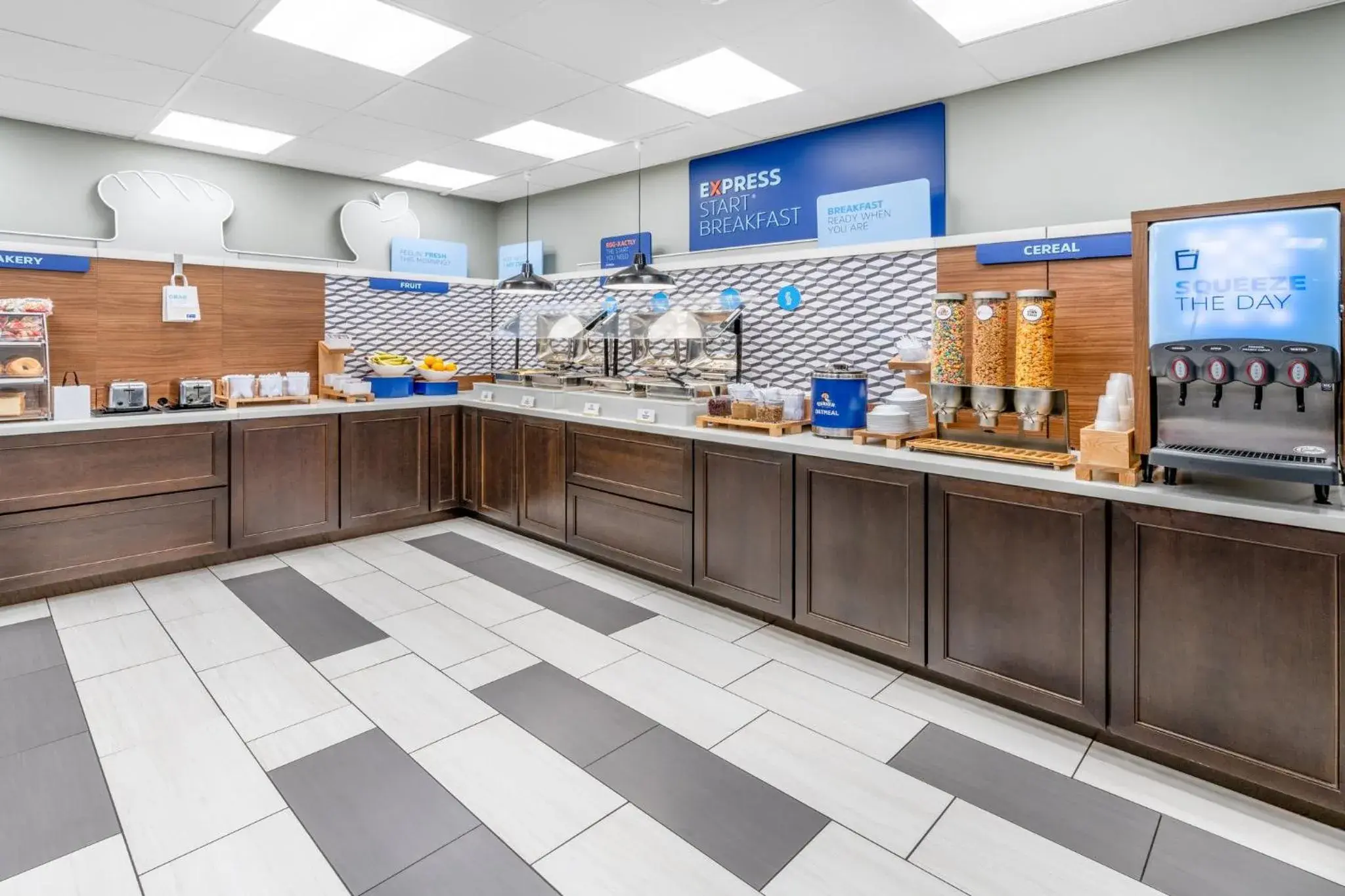 Breakfast in Holiday Inn Express & Suites - Colorado Springs AFA Northgate by IHG Breakfast in Holiday Inn Express & Suites - Colorado Springs AFA Northgate by IHG