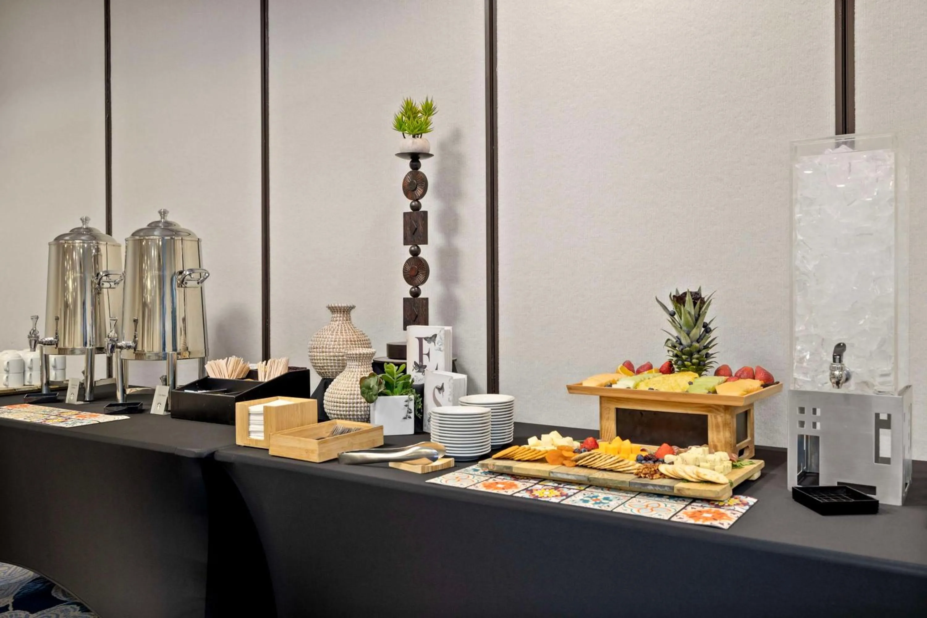 Meeting/conference room in Embassy Suites by Hilton Los Angeles International Airport South