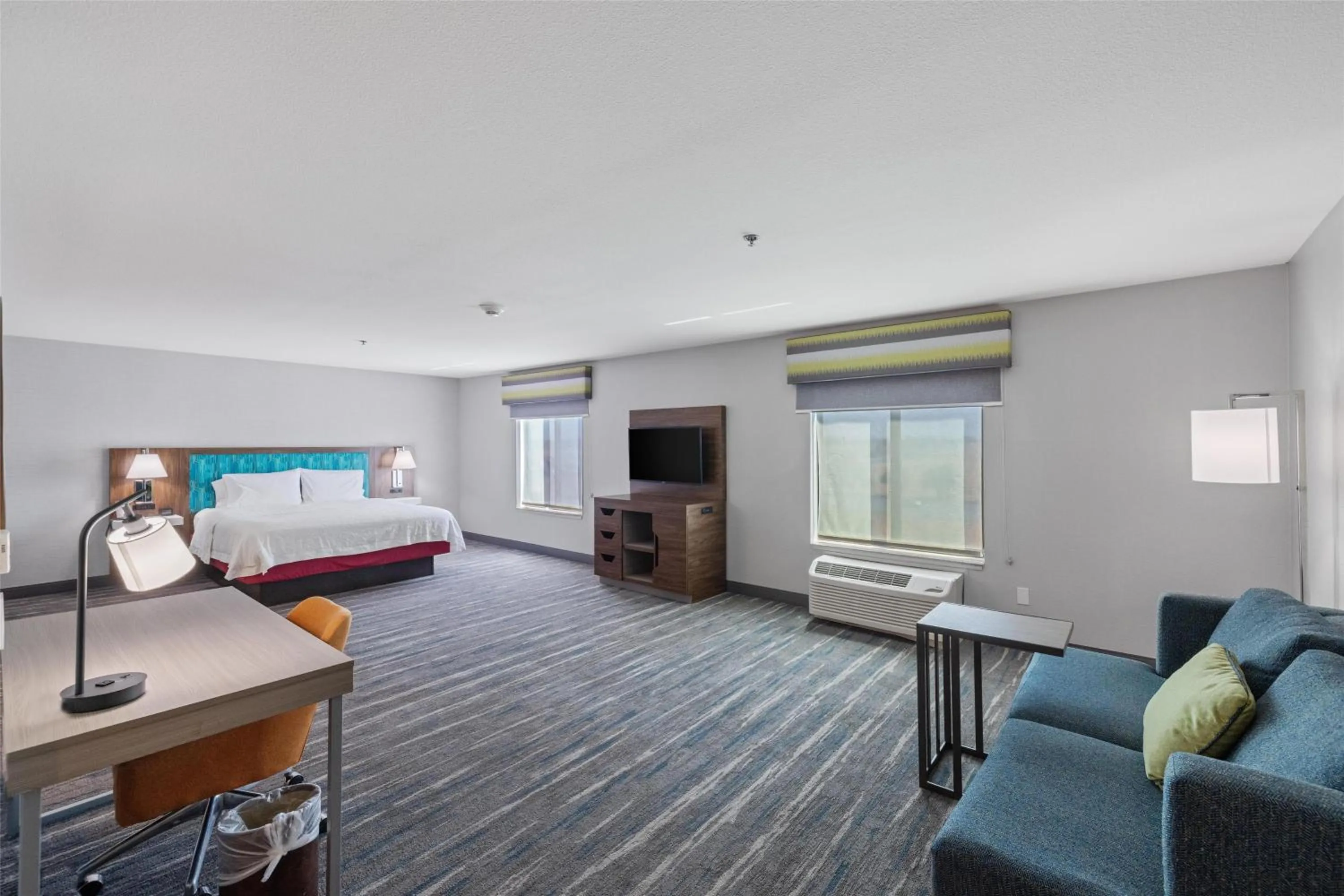 Bedroom, Bed in Hampton Inn & Suites Madera