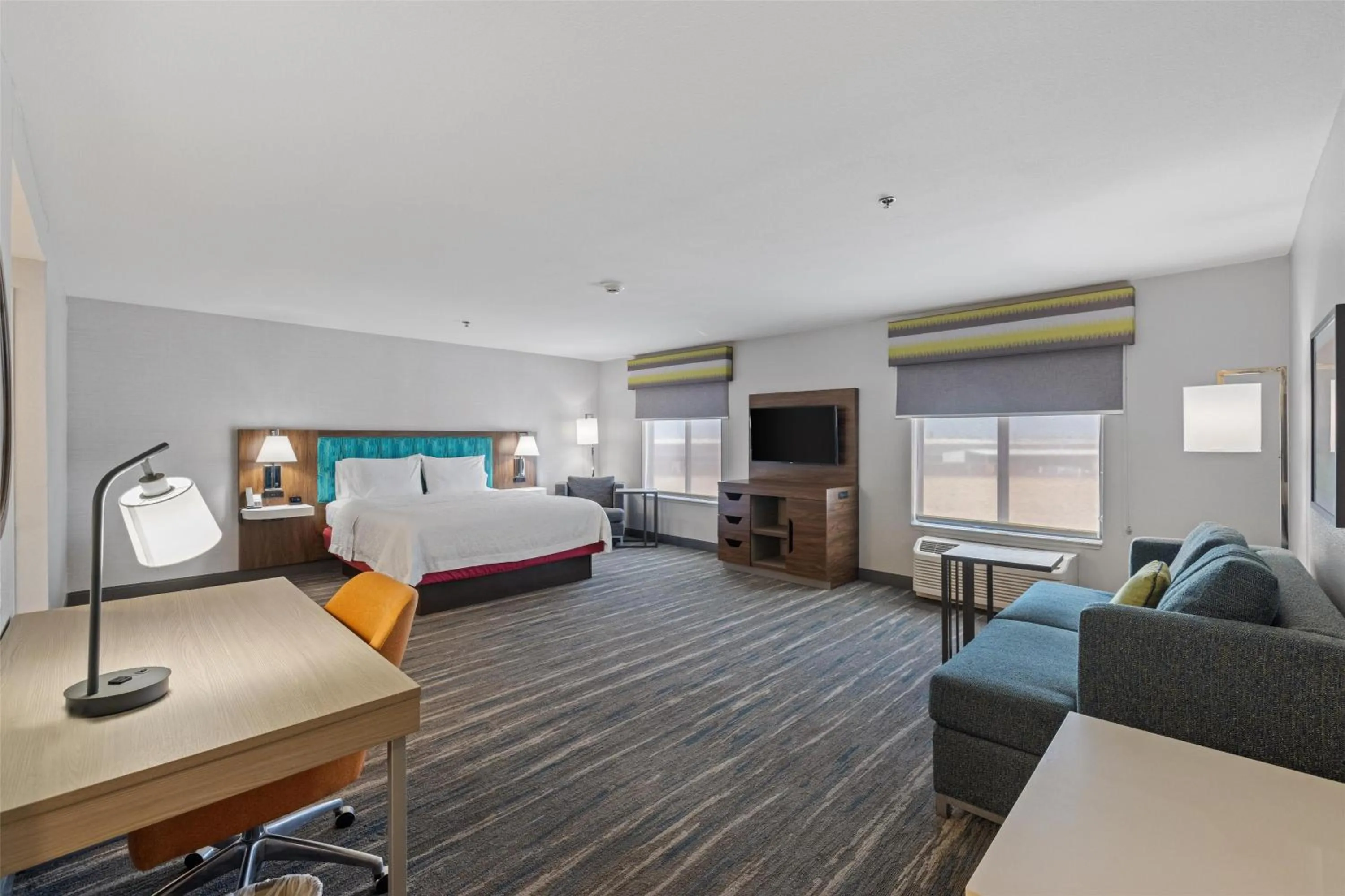 Bedroom, Bed in Hampton Inn & Suites Madera