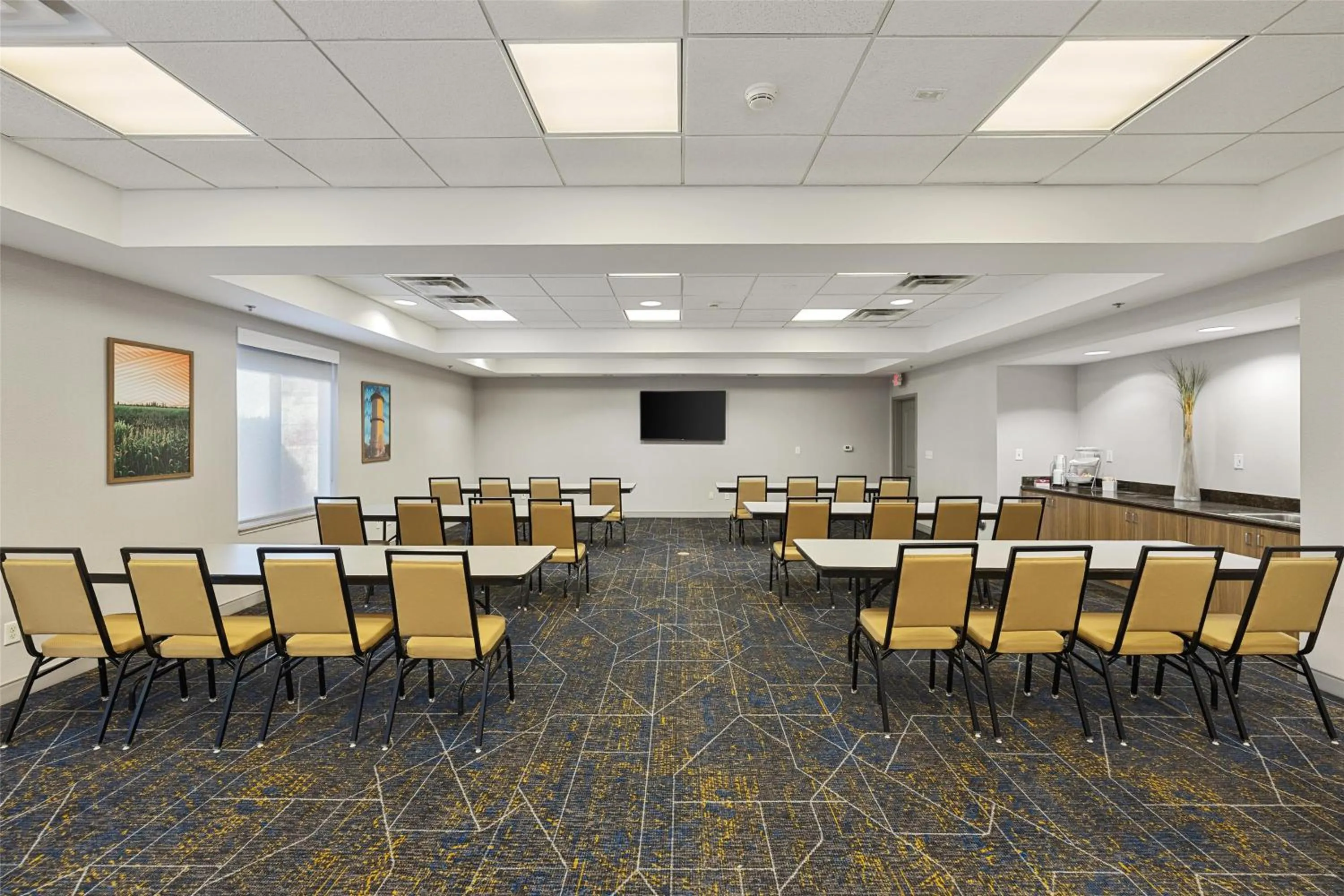 Meeting/conference room in Hampton Inn & Suites Madera