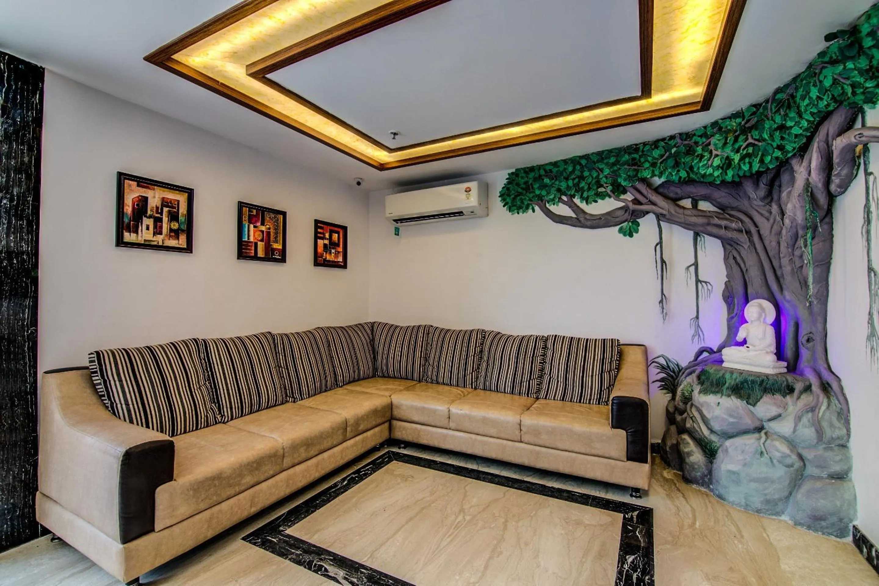 Lobby or reception in Super Capital O Pratibha Grand