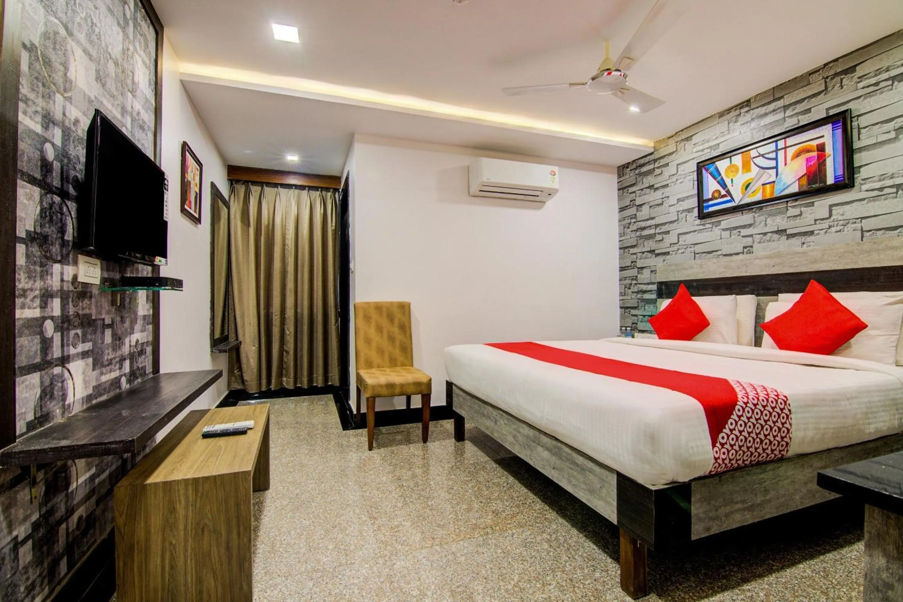 Bedroom, Bed in Super Capital O Pratibha Grand