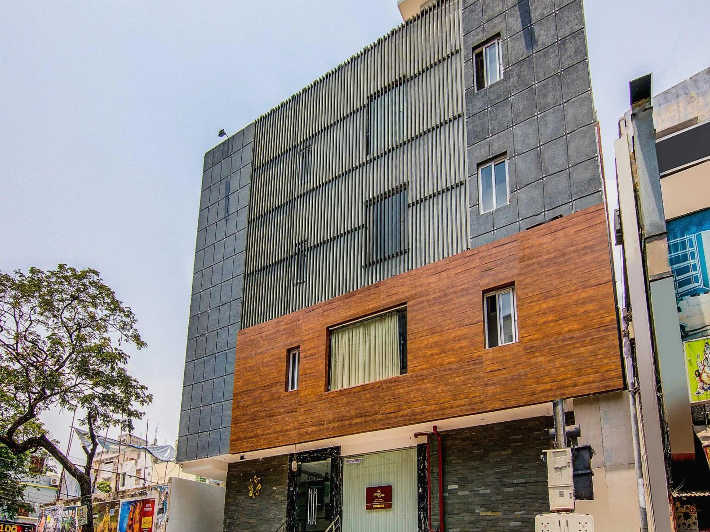 Facade/entrance in Super Capital O Pratibha Grand