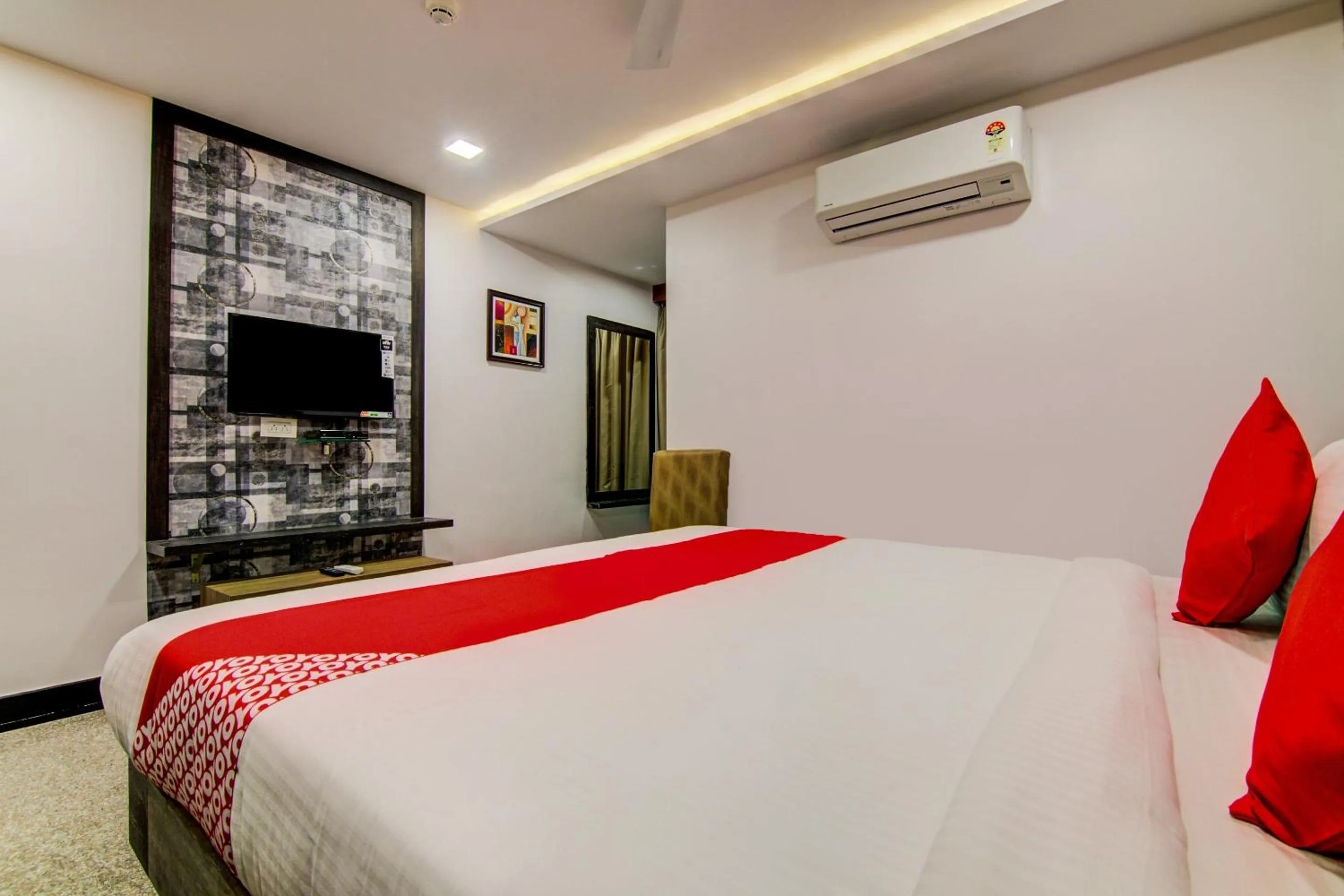 Bedroom, Bed in Super Capital O Pratibha Grand