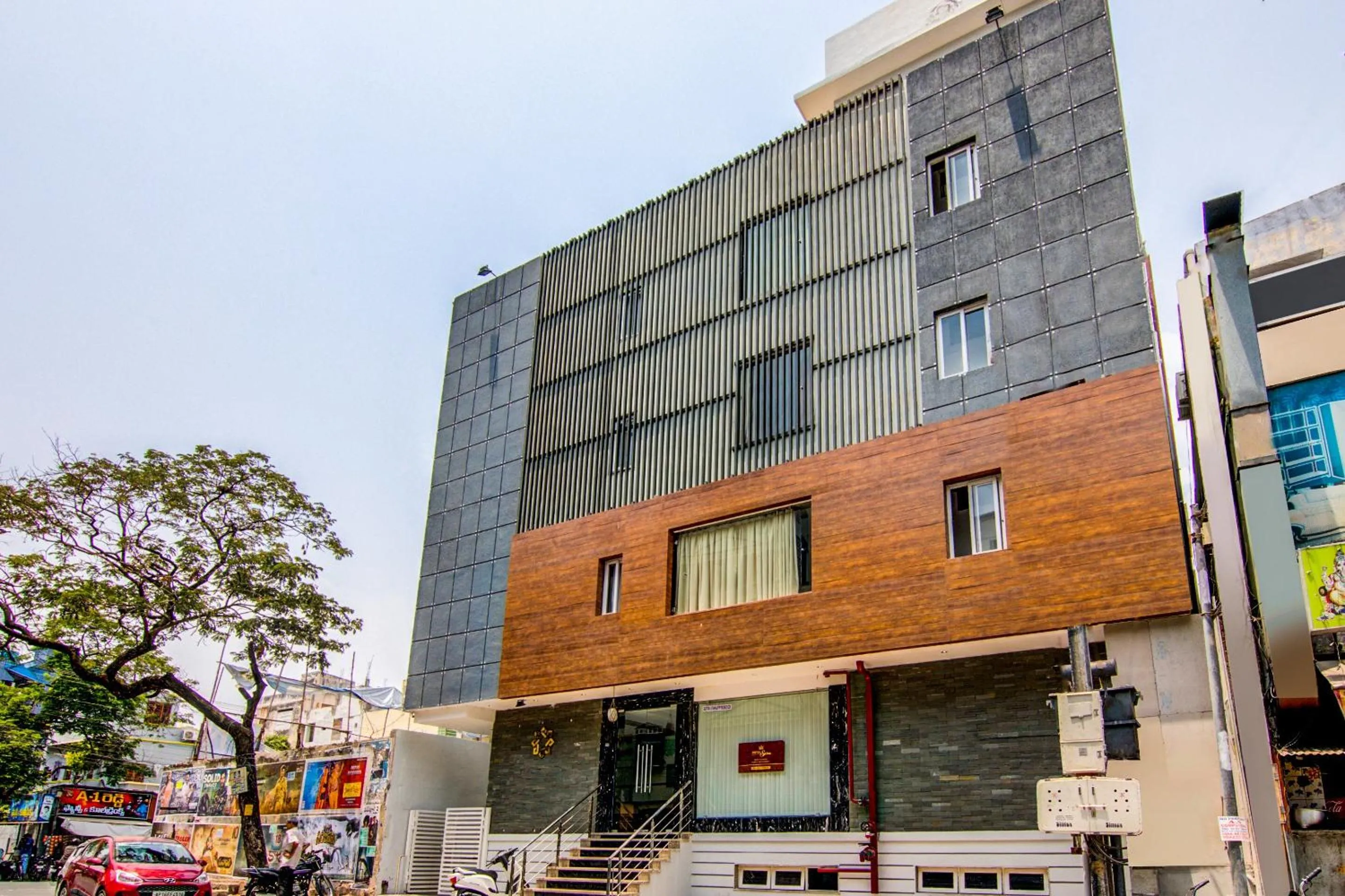 Facade/entrance in Super Capital O Pratibha Grand