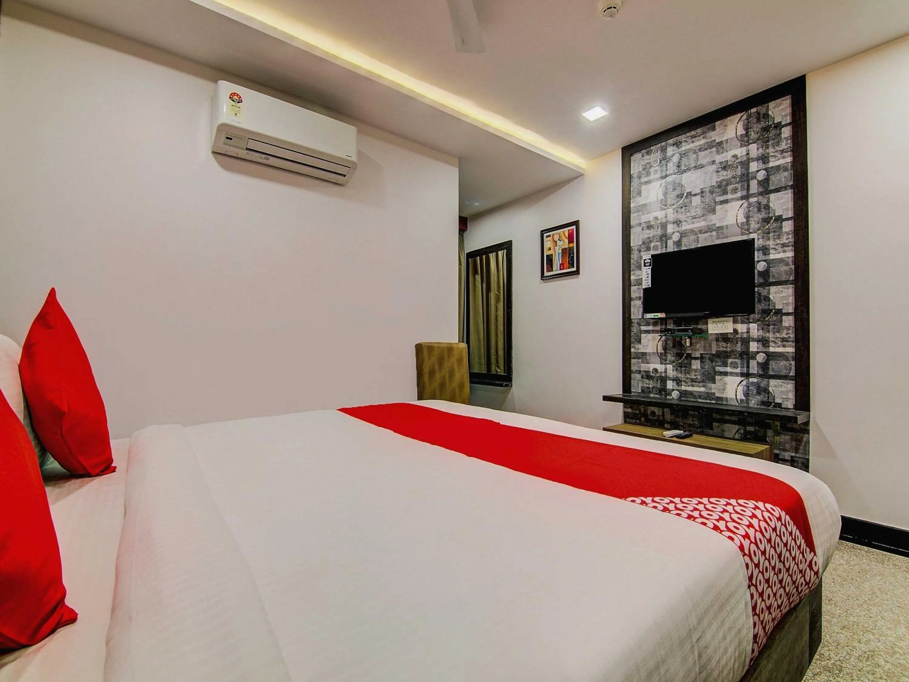 Bedroom, Bed in Super Capital O Pratibha Grand