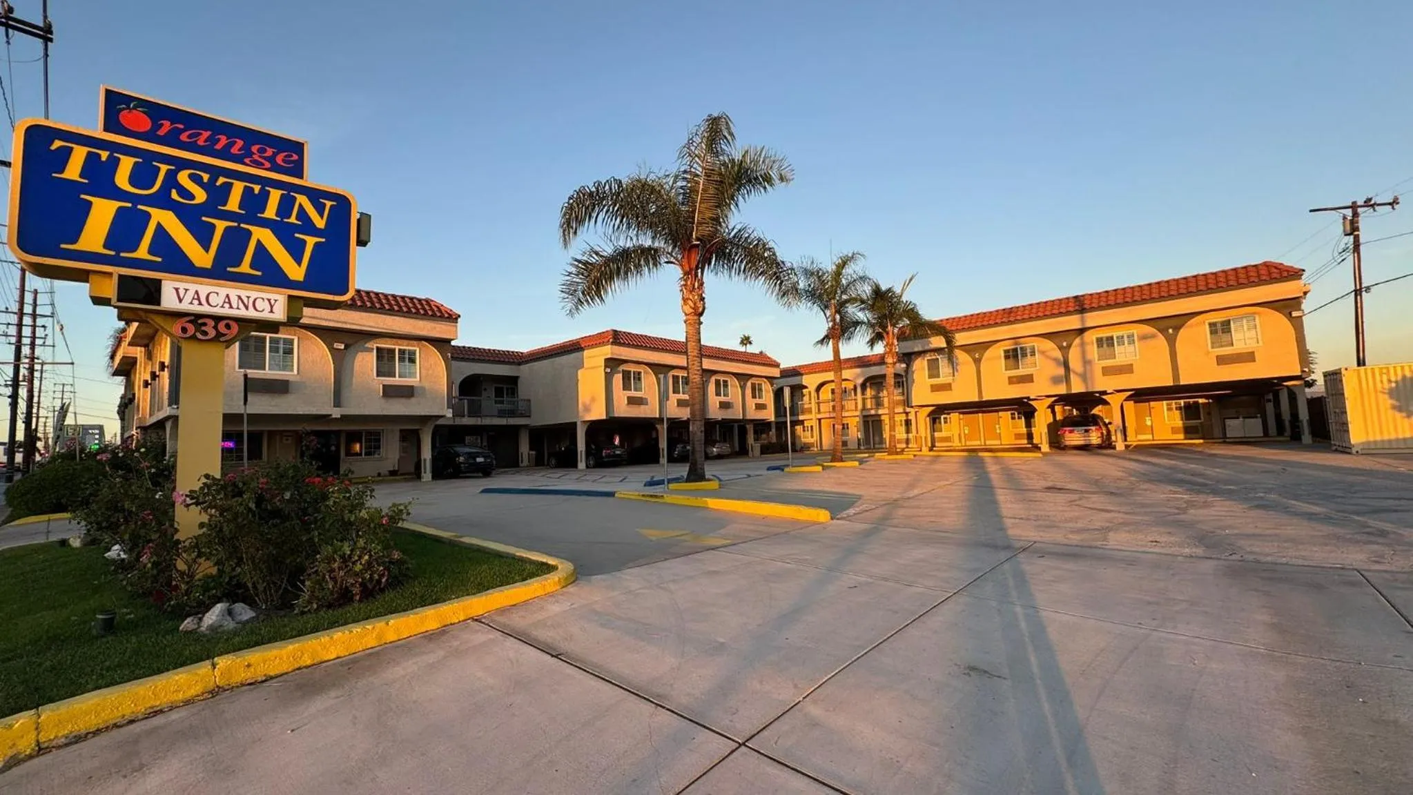 Parking in Orange Tustin Inn in Orange