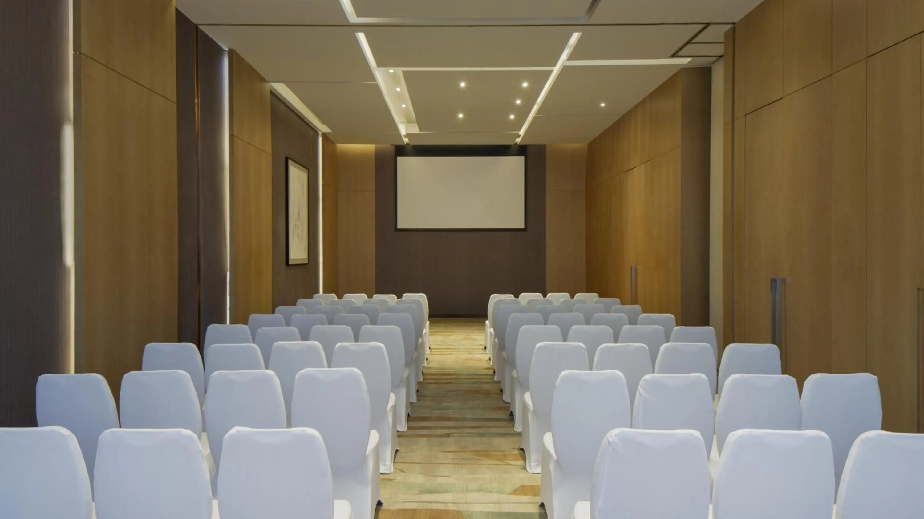 Meeting/conference room in Holiday Inn & Suites Tianjin Downtown, an IHG Hotel