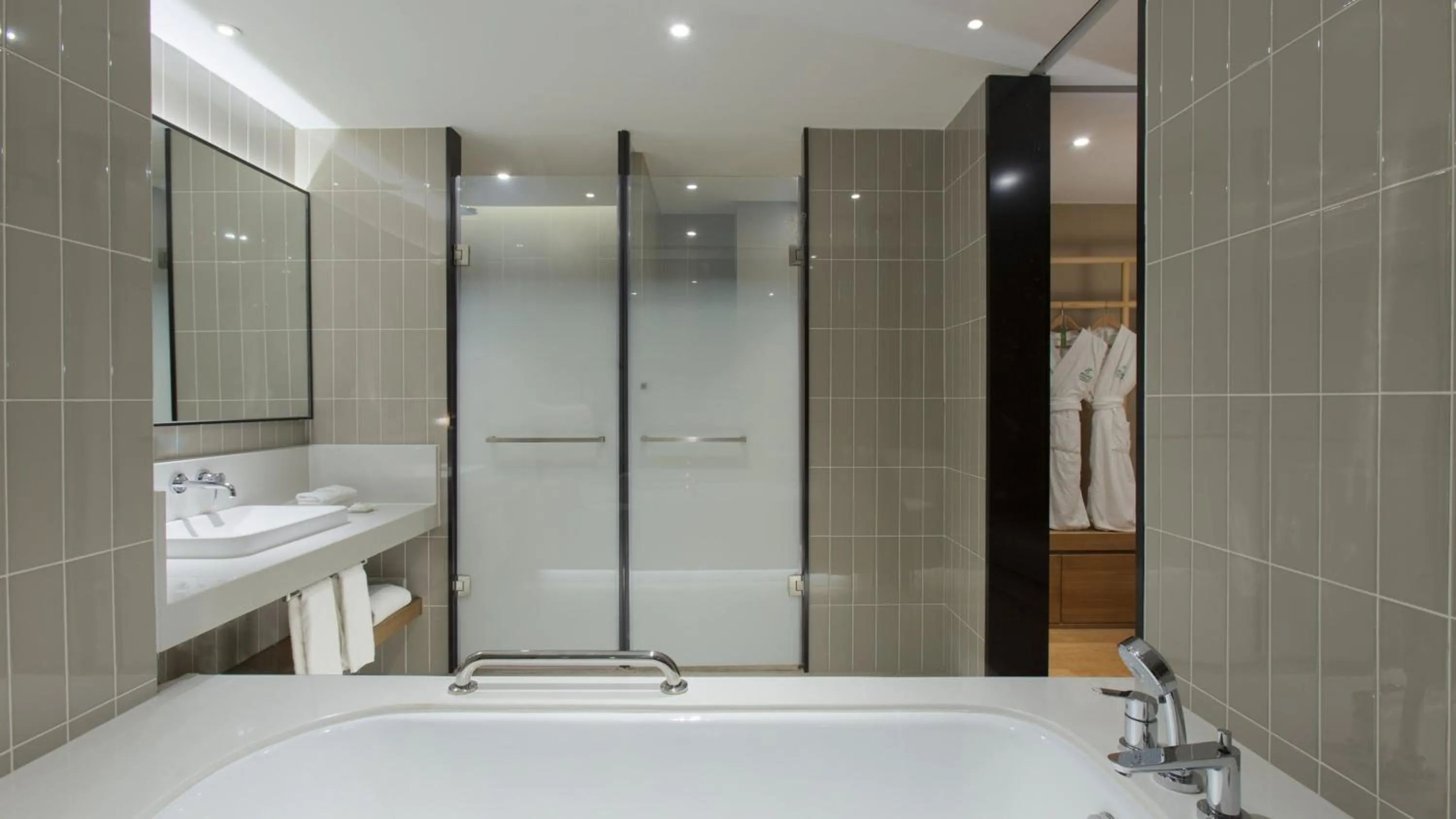 Bedroom in Holiday Inn & Suites Tianjin Downtown, an IHG Hotel