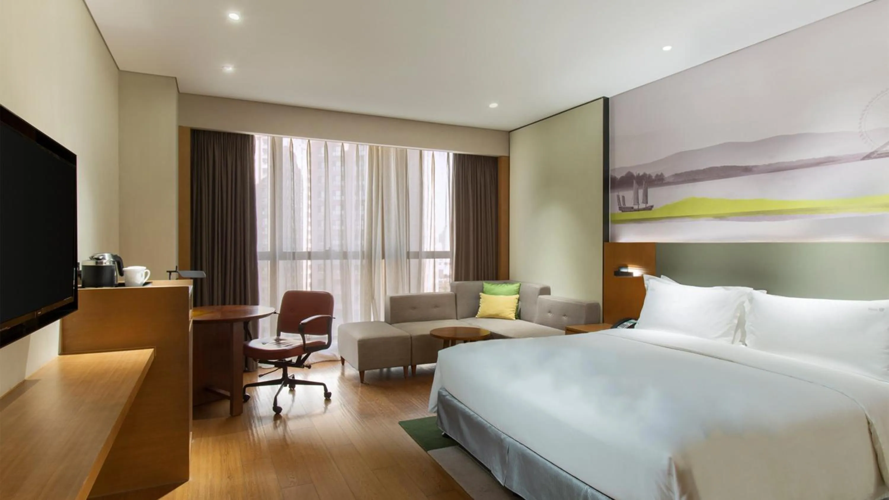 Photo of the whole room, Bed in Holiday Inn & Suites Tianjin Downtown, an IHG Hotel