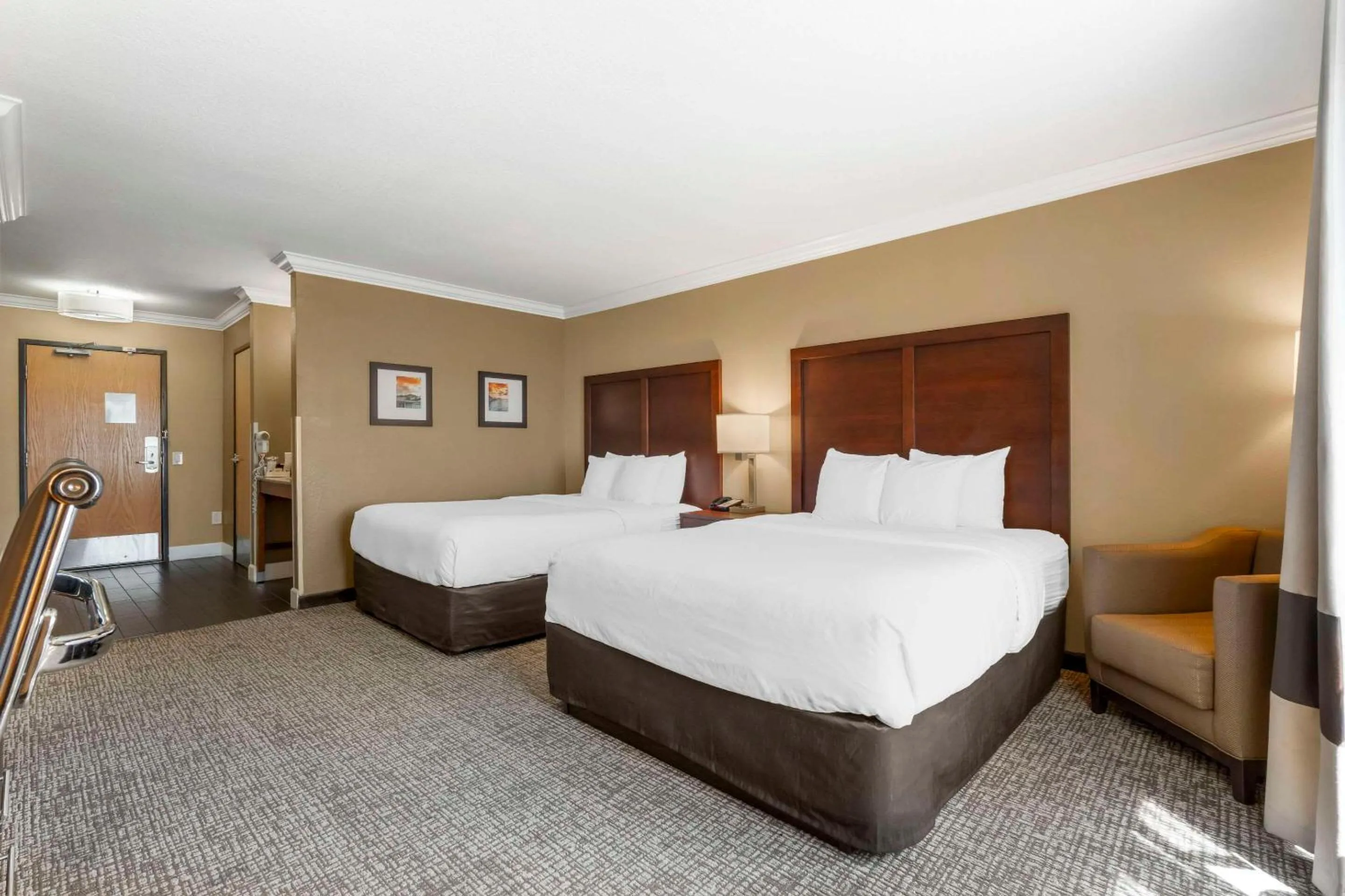 Bedroom, Bed in Comfort Inn & Suites Redwood Country