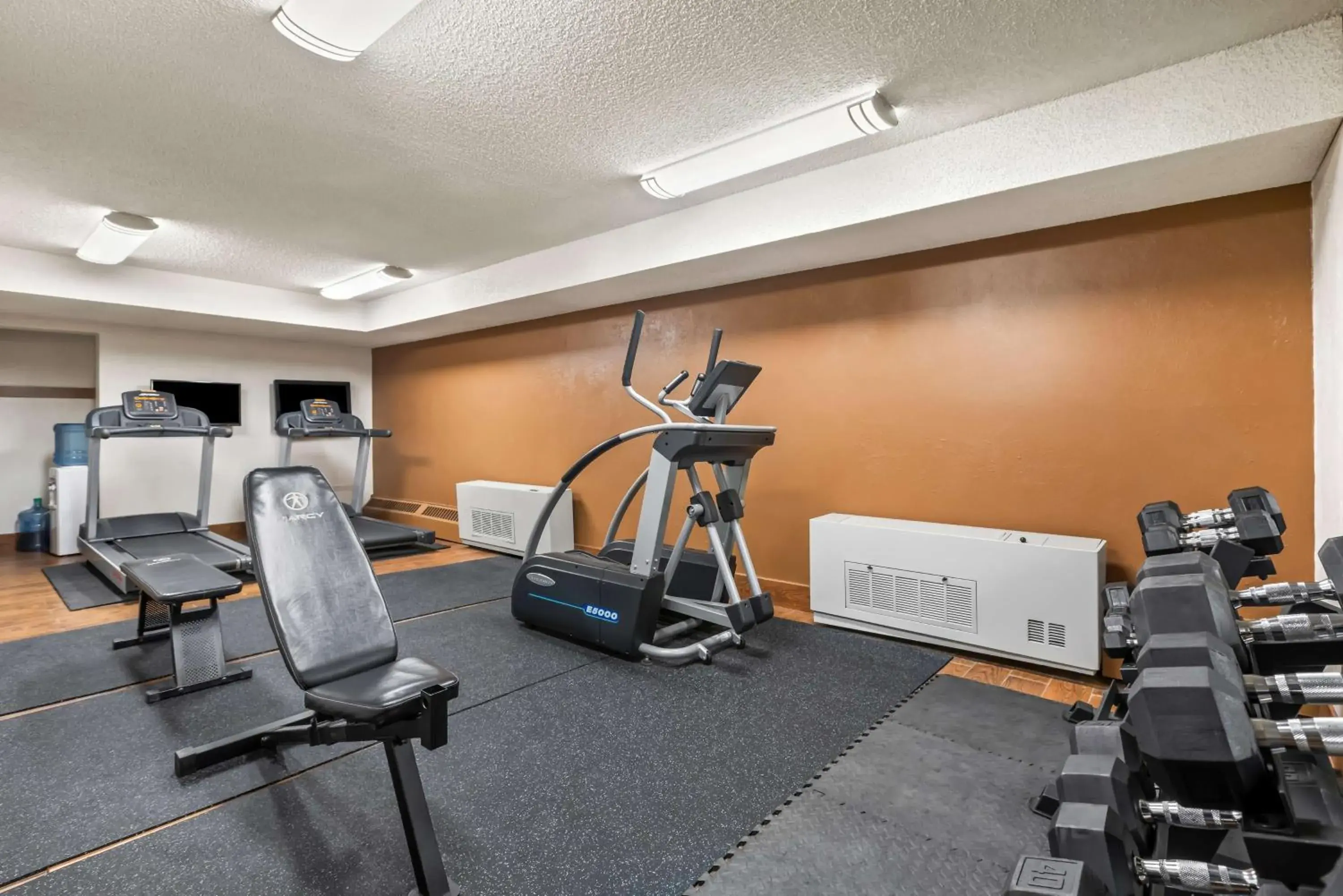Fitness centre/facilities in Best Western Tower West Lodge Fitness centre/facilities in Best Western Tower West Lodge