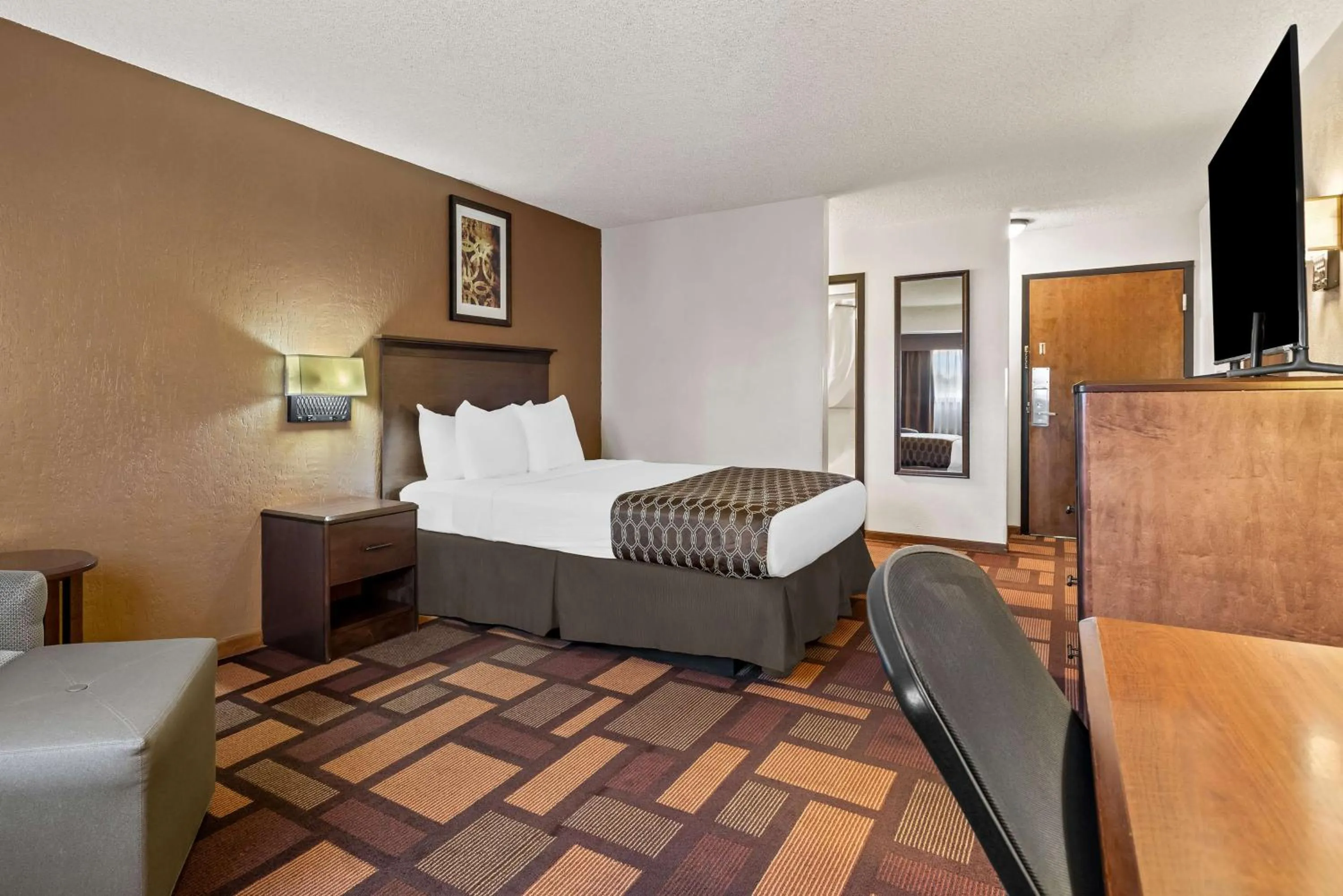 Bedroom, Bed in Best Western Tower West Lodge