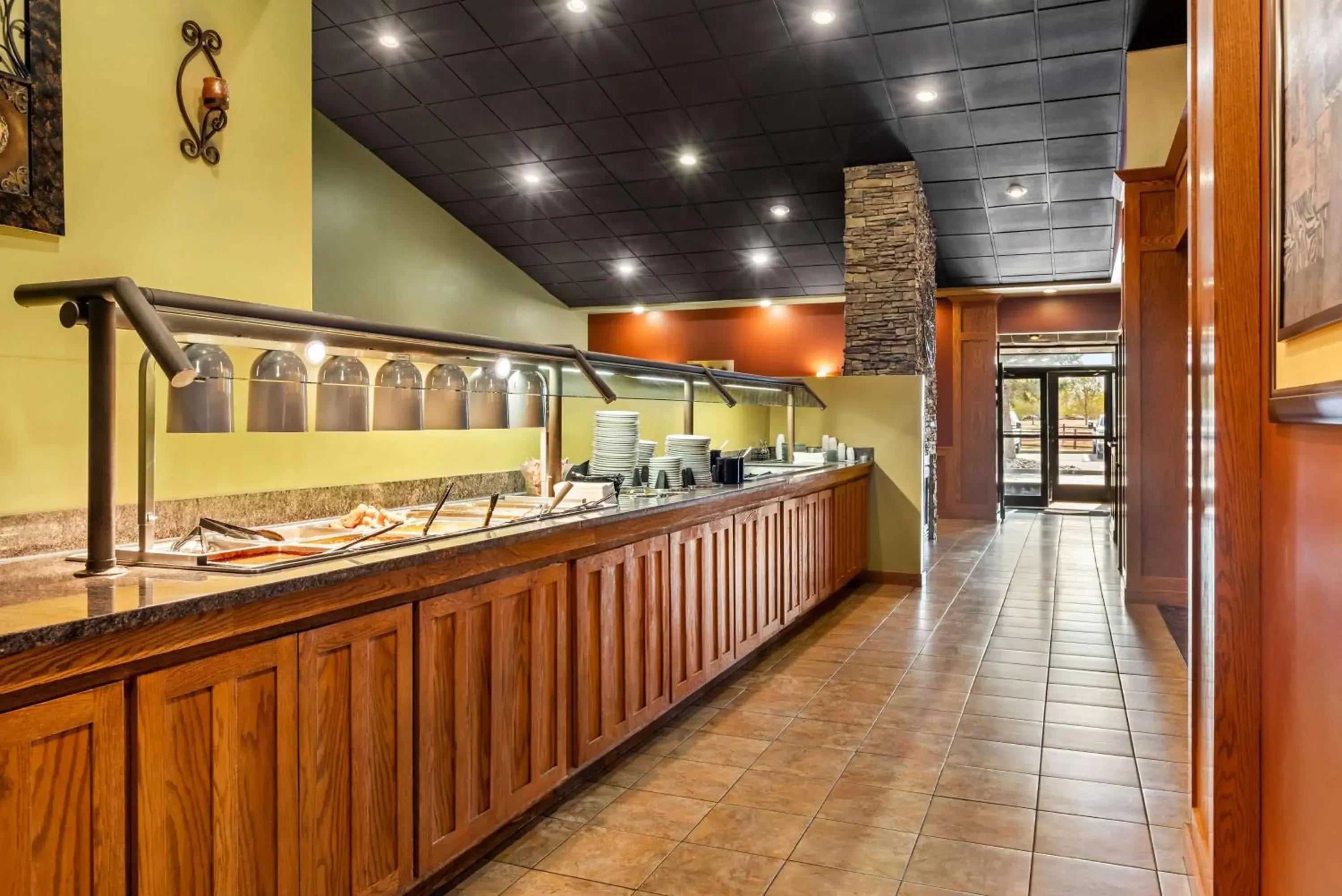 Breakfast in Best Western Tower West Lodge Breakfast in Best Western Tower West Lodge