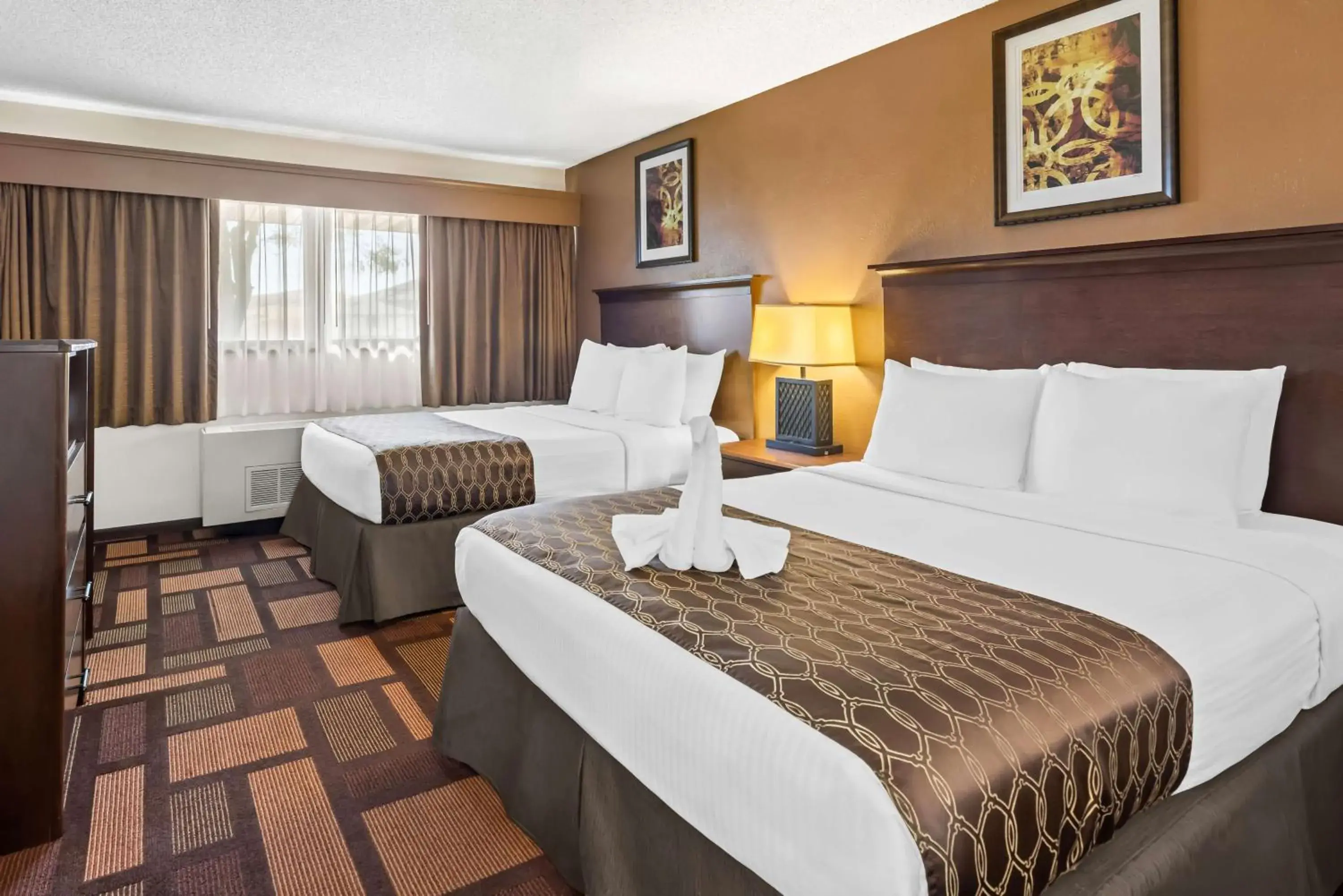 Queen Room with Two Queen Beds - Non-Smoking in Best Western Tower West Lodge Queen Room with Two Queen Beds - Non-Smoking in Best Western Tower West Lodge