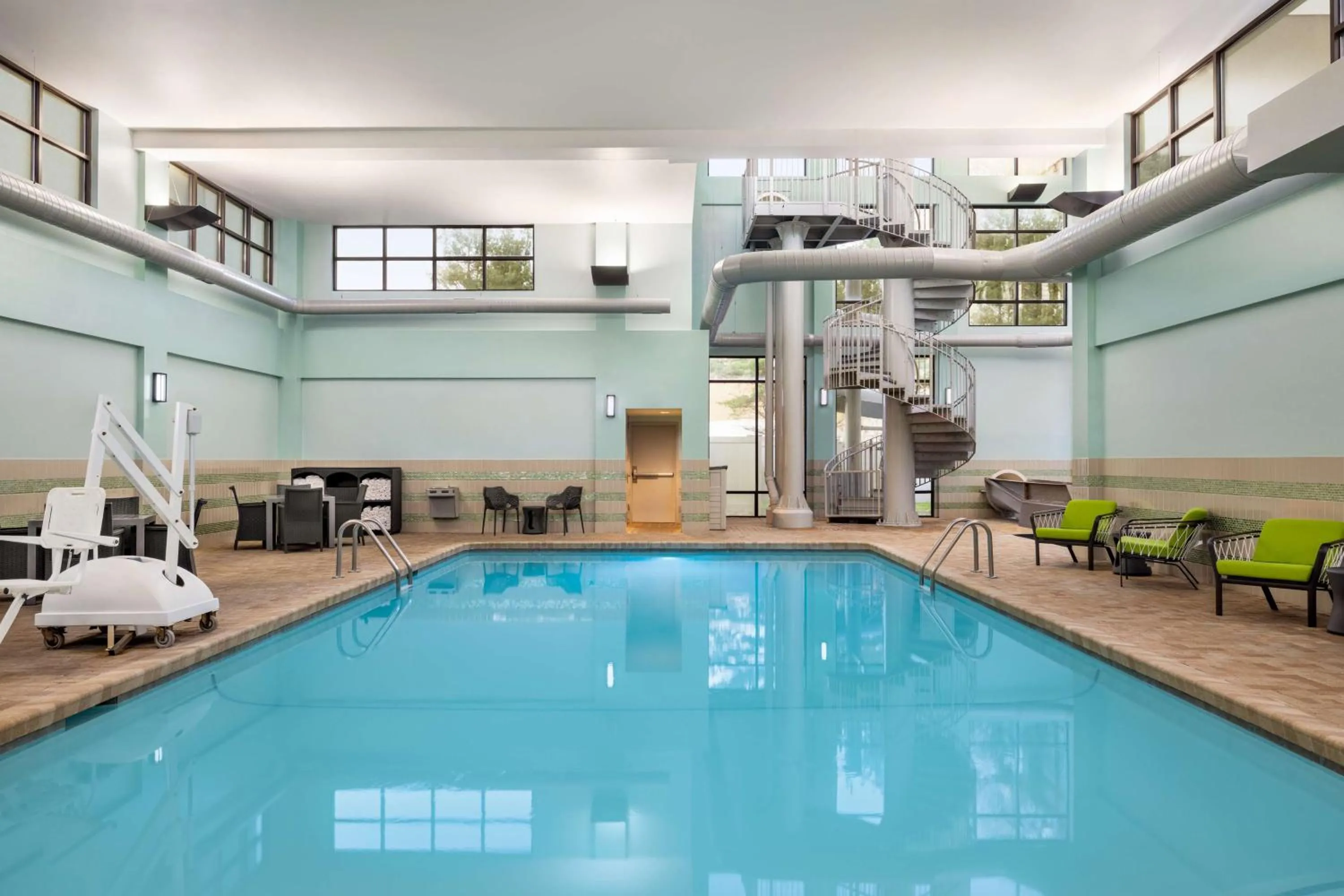 Pool view in Hampton by Hilton Shelton