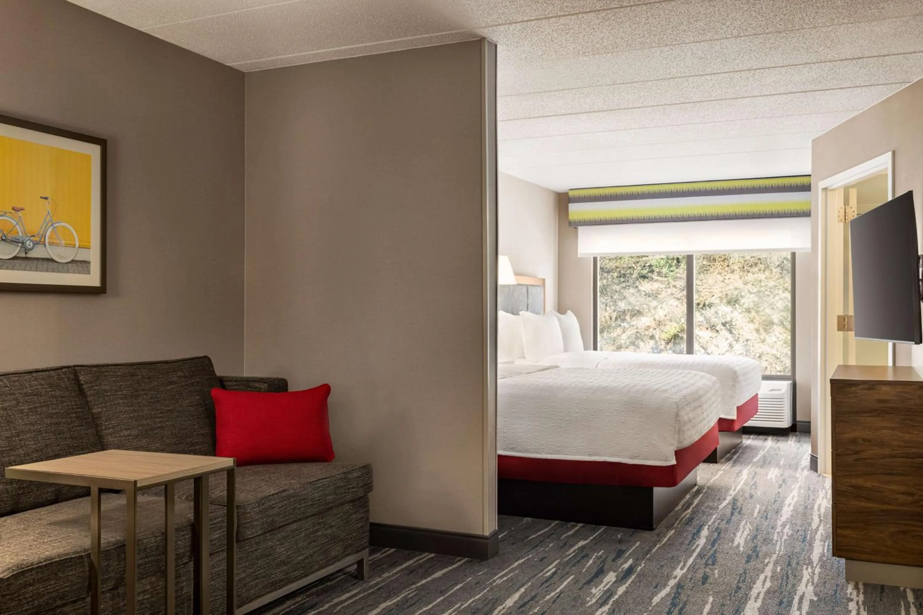 Living room, Bed in Hampton by Hilton Shelton