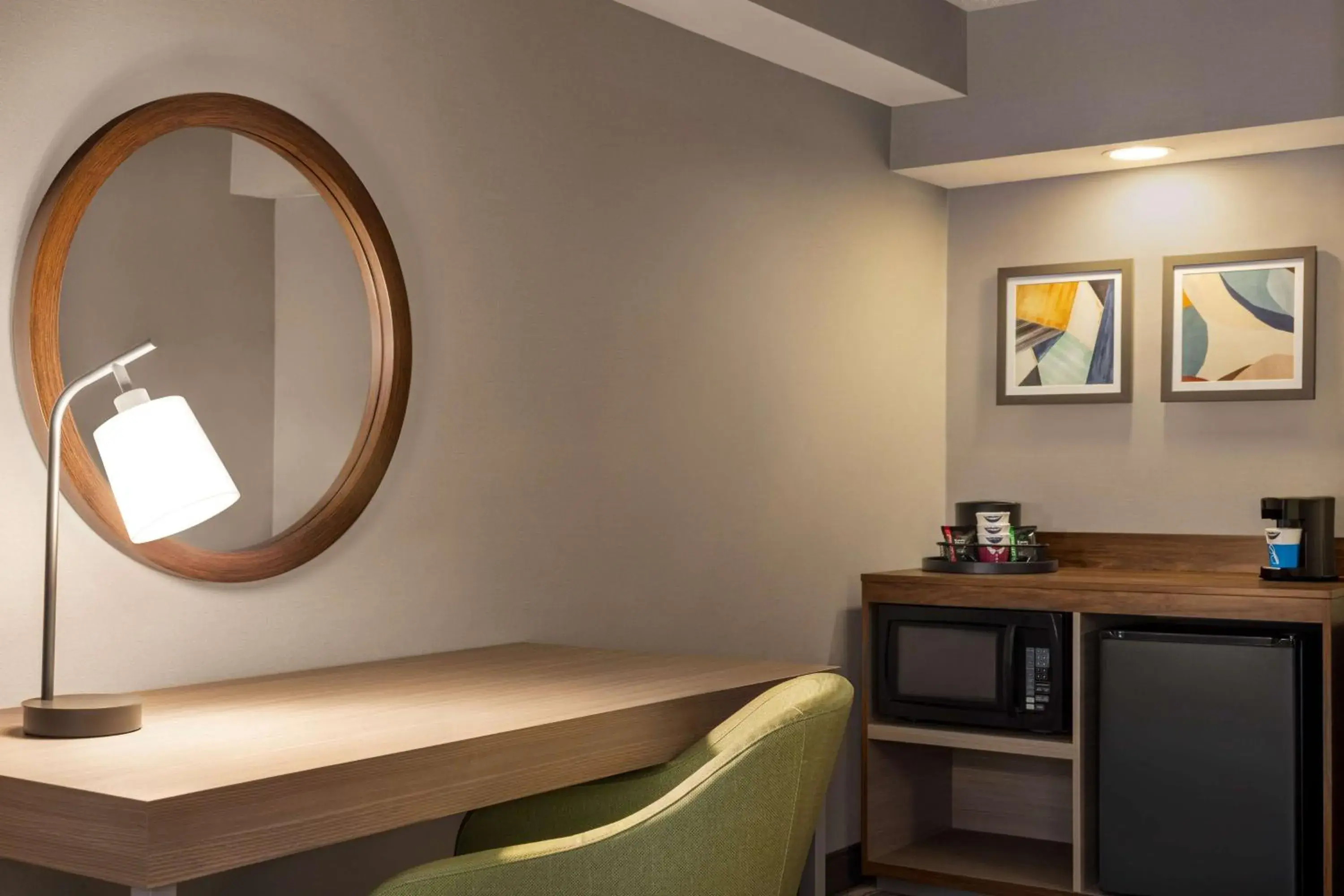 Bedroom in Hampton by Hilton Shelton Bedroom in Hampton by Hilton Shelton