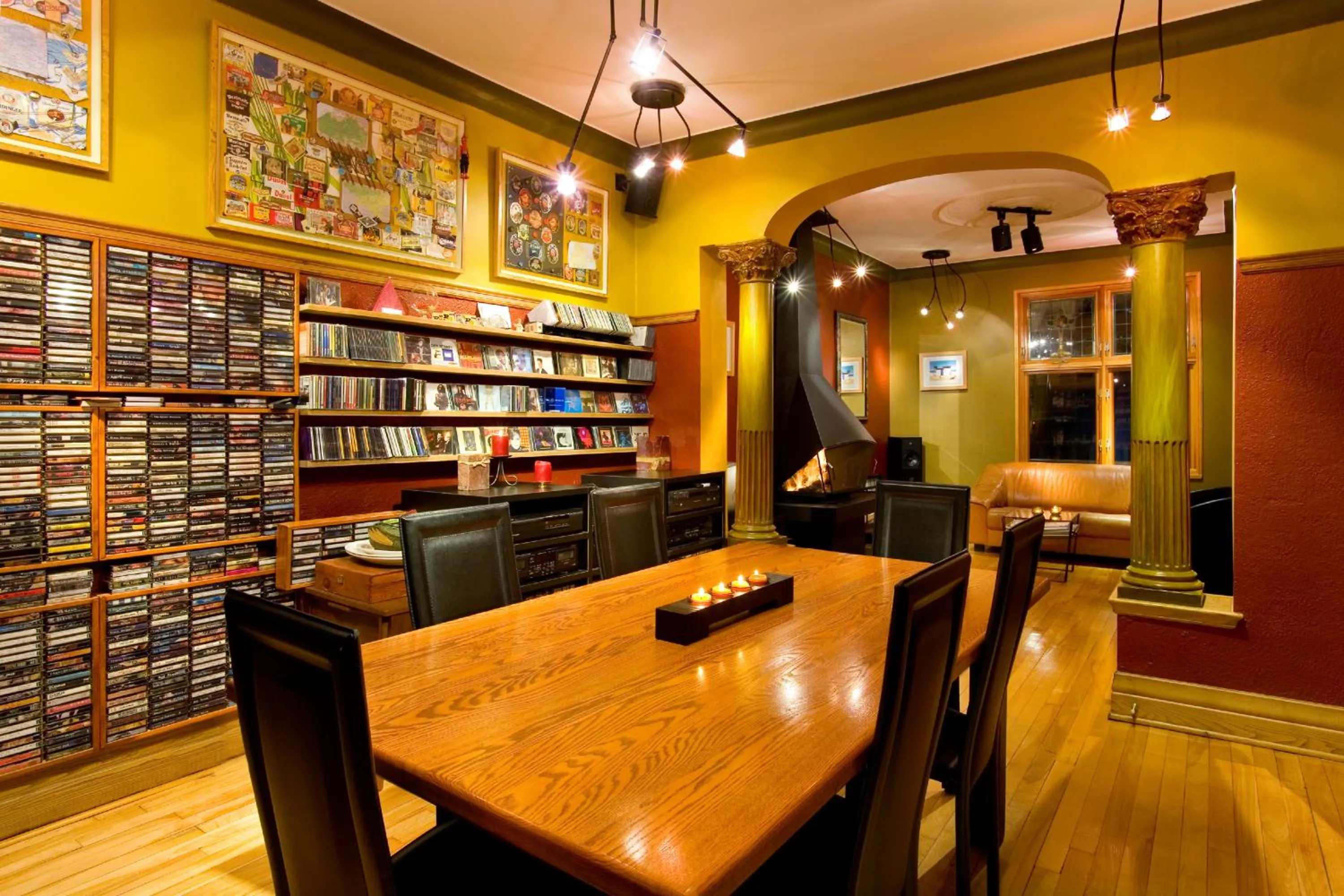 Dining area in A La Carte Bed & Breakfast