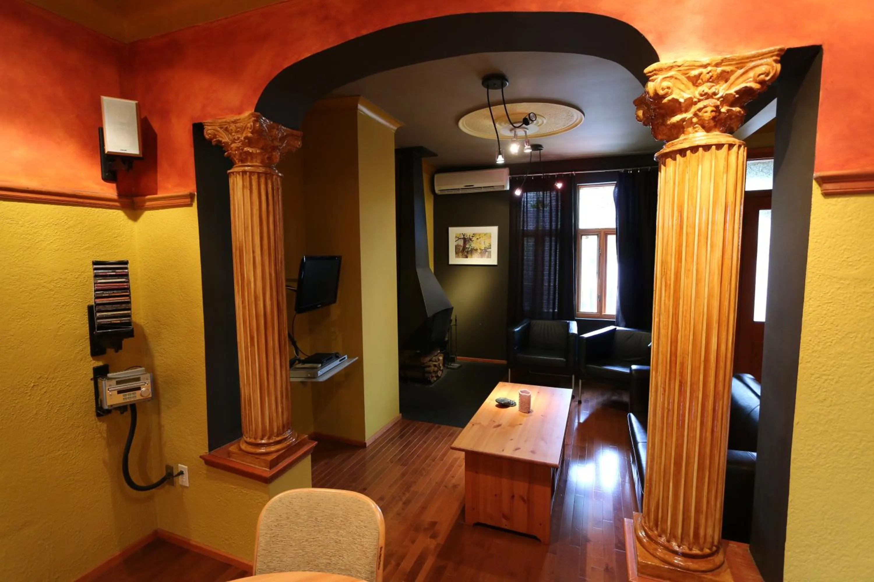 Living room in A La Carte Bed & Breakfast