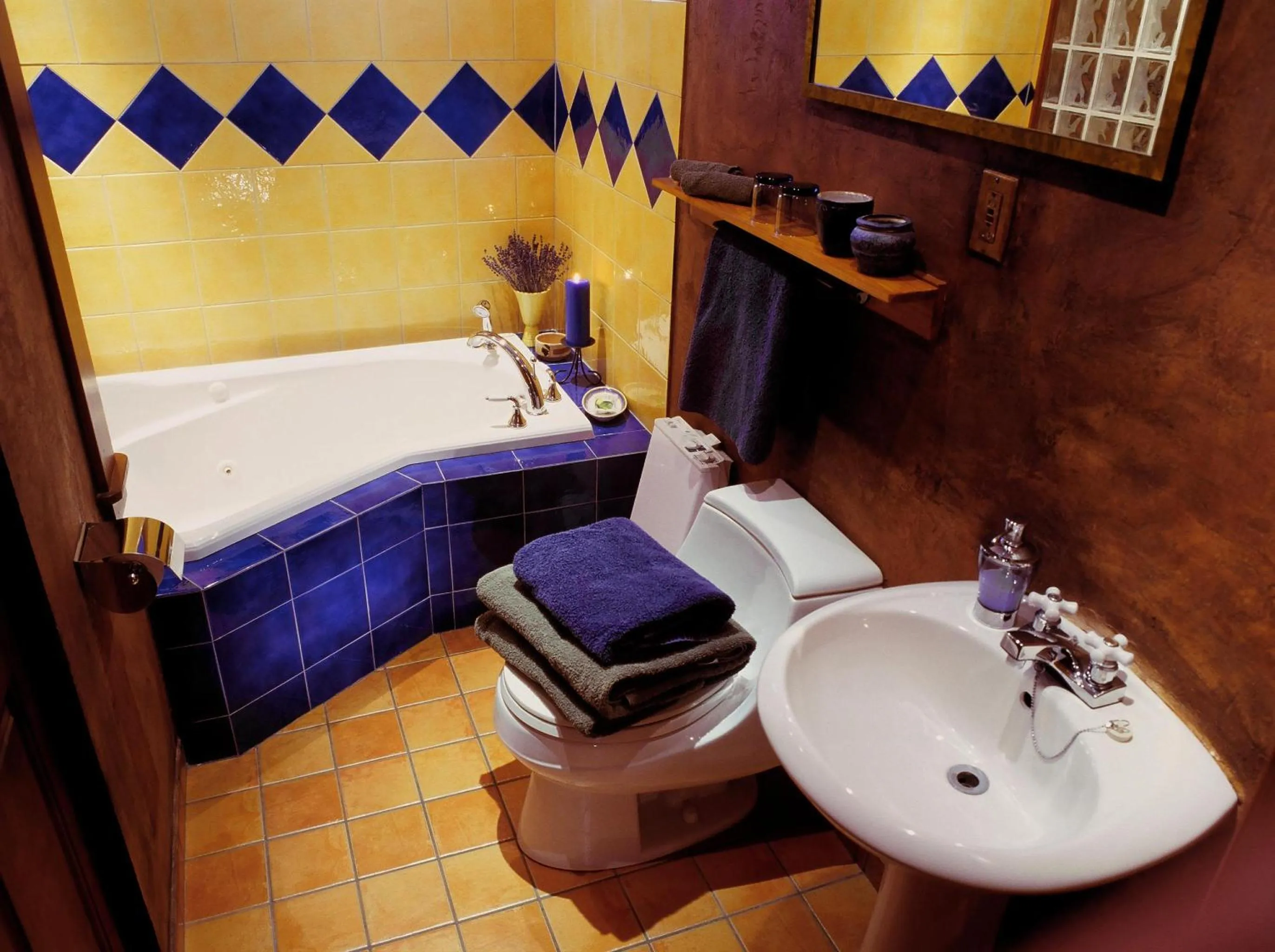 Bathroom in A La Carte Bed & Breakfast