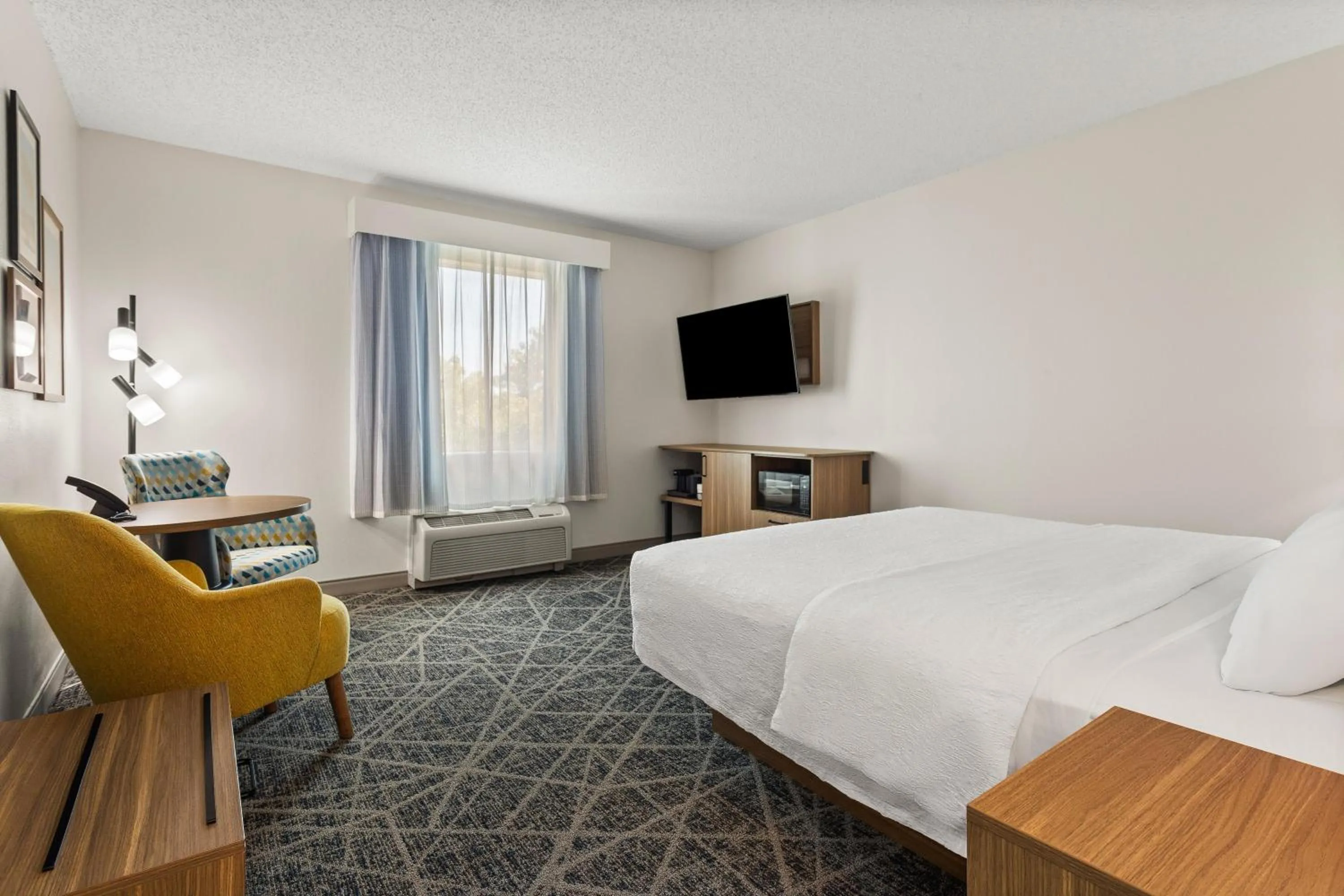 Bed in Hampton Inn & Suites Port Richey